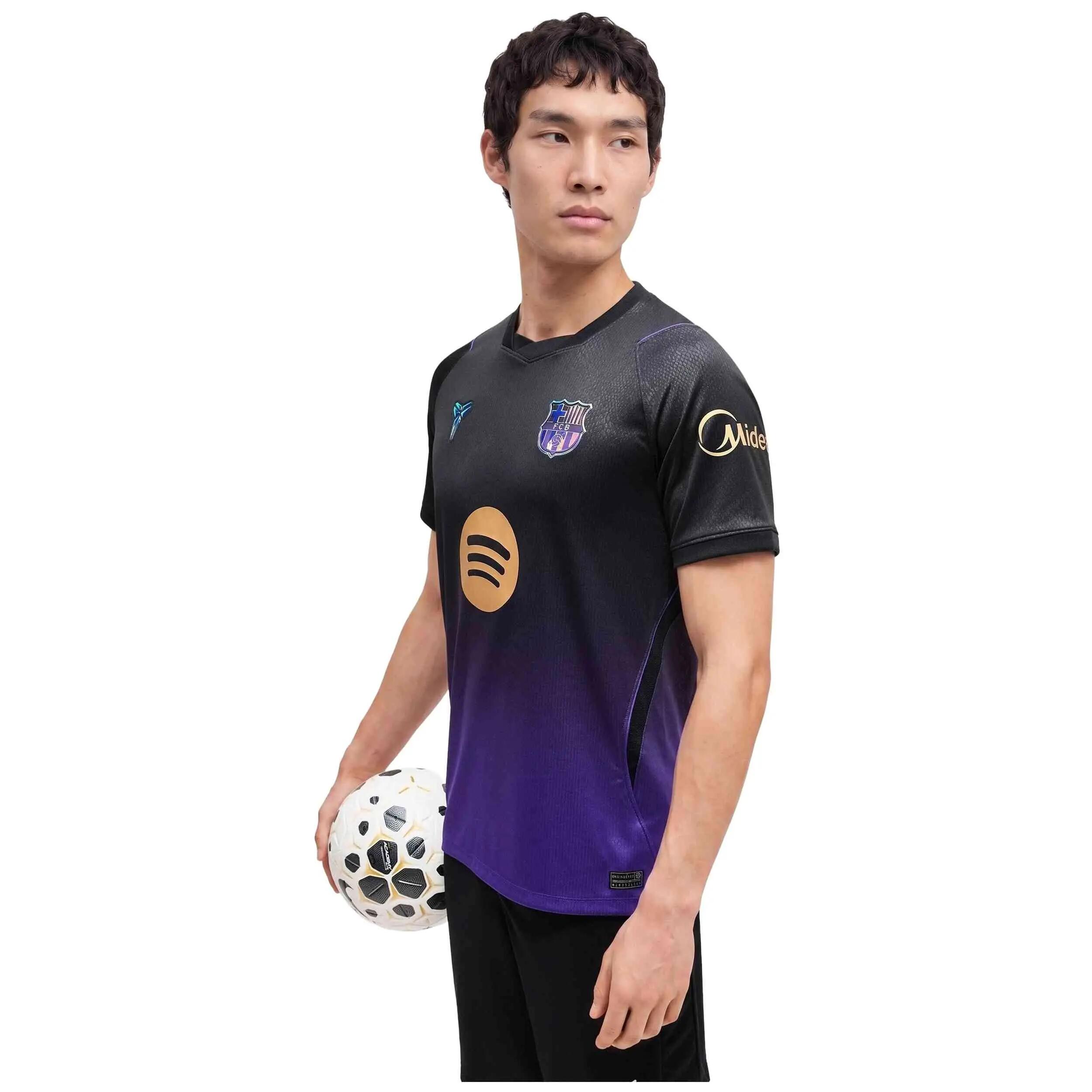 Kurzarmshirt Nike Modell II1912-505 für männer 5/5