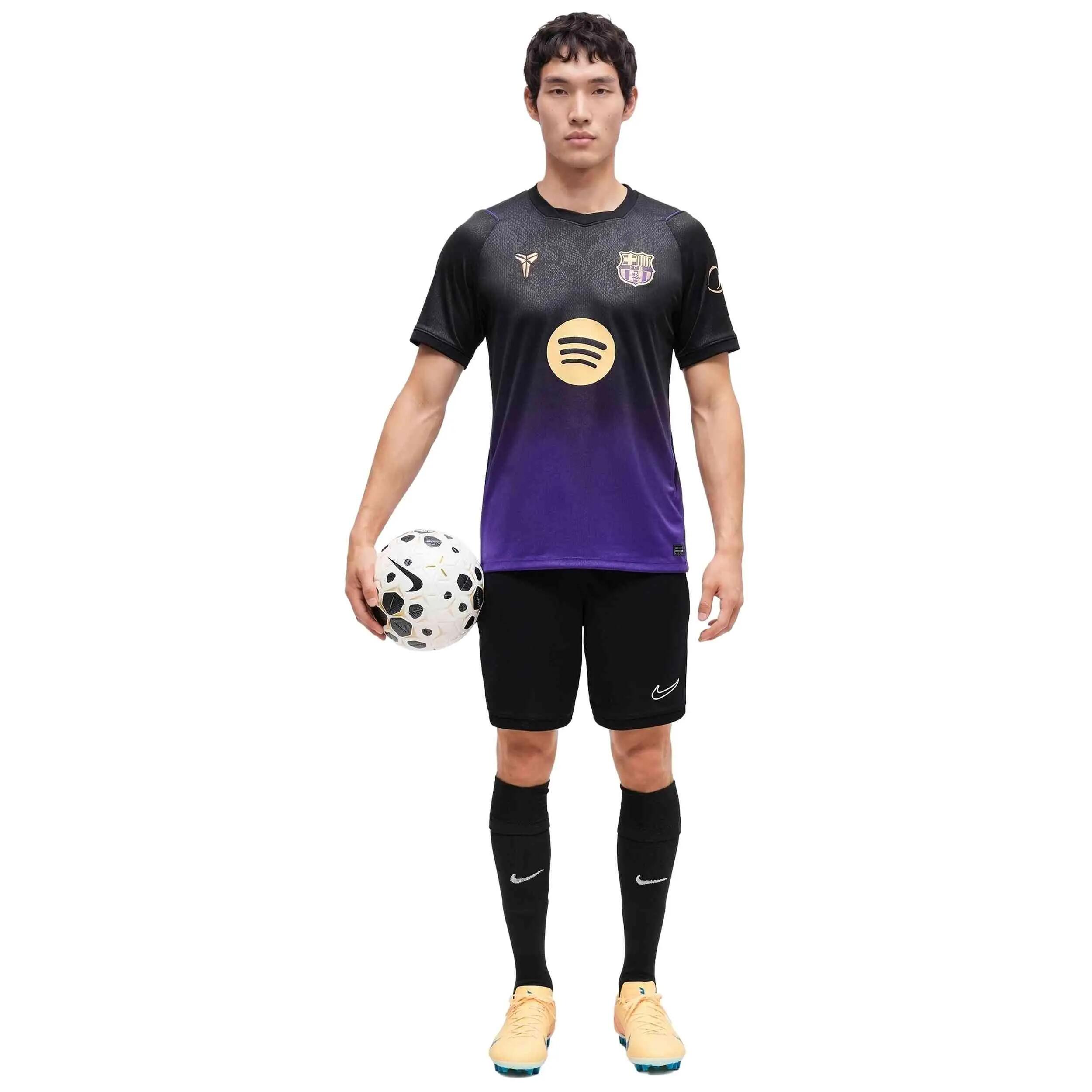 Kurzarmshirt Nike Modell II1912-505 für männer 3/5