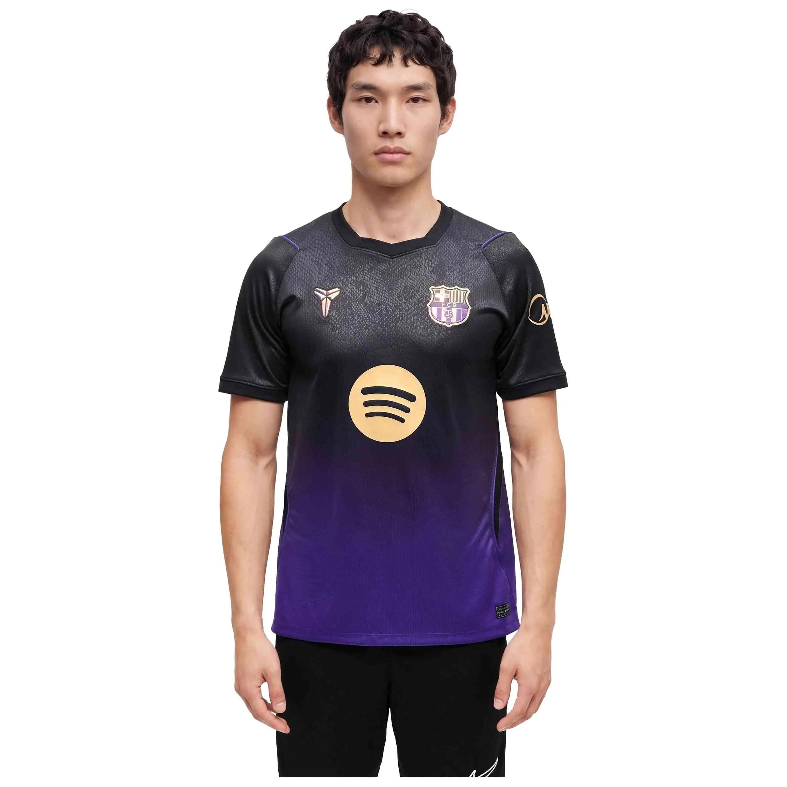 Kurzarmshirt Nike Modell II1912-505 für männer 2/5