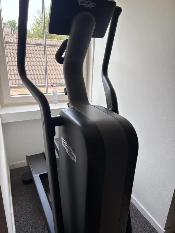 Entre Particuliers - Vélo elliptique Technogym 5/5