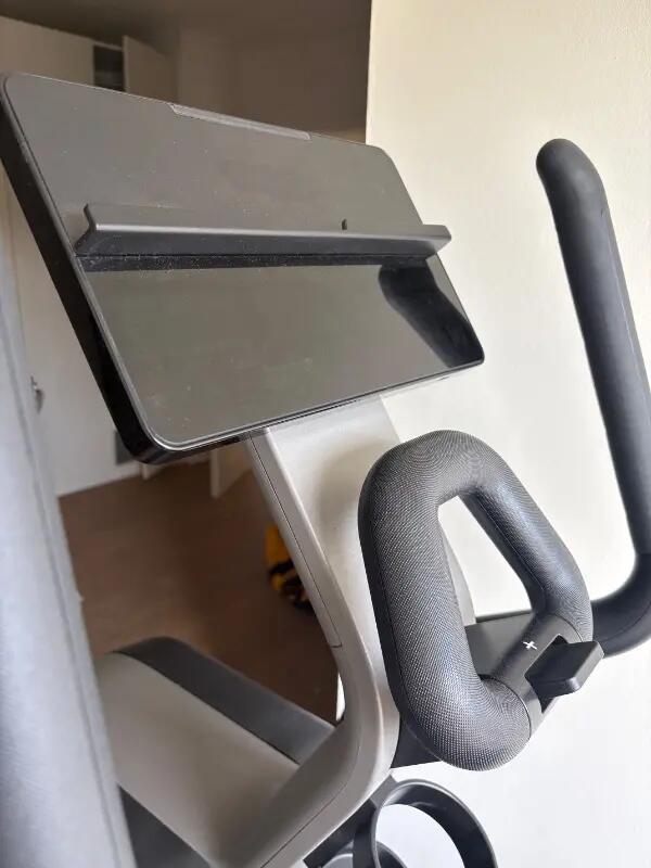 Entre Particuliers - Vélo elliptique Technogym 4/5