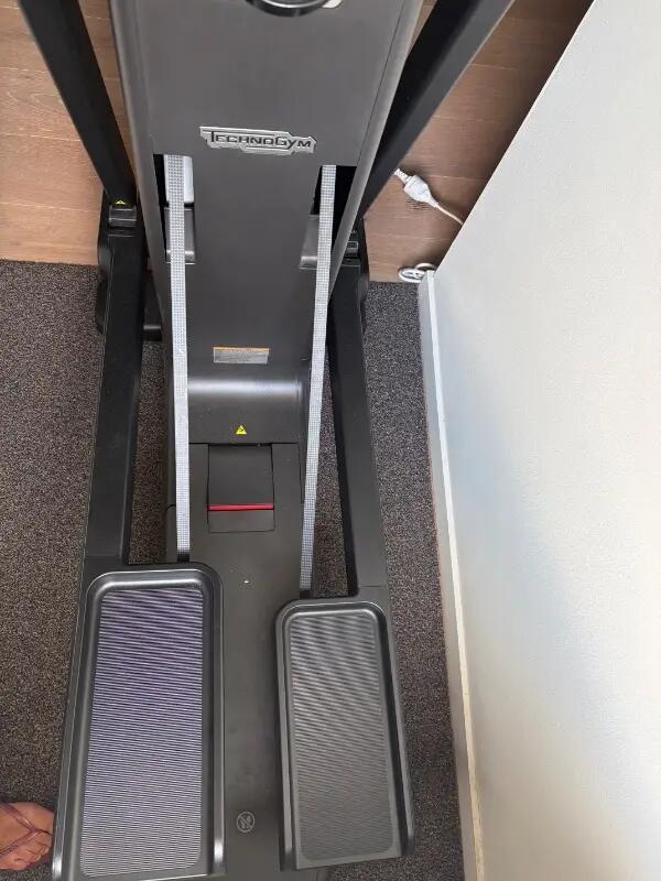 Entre Particuliers - Vélo elliptique Technogym 3/5