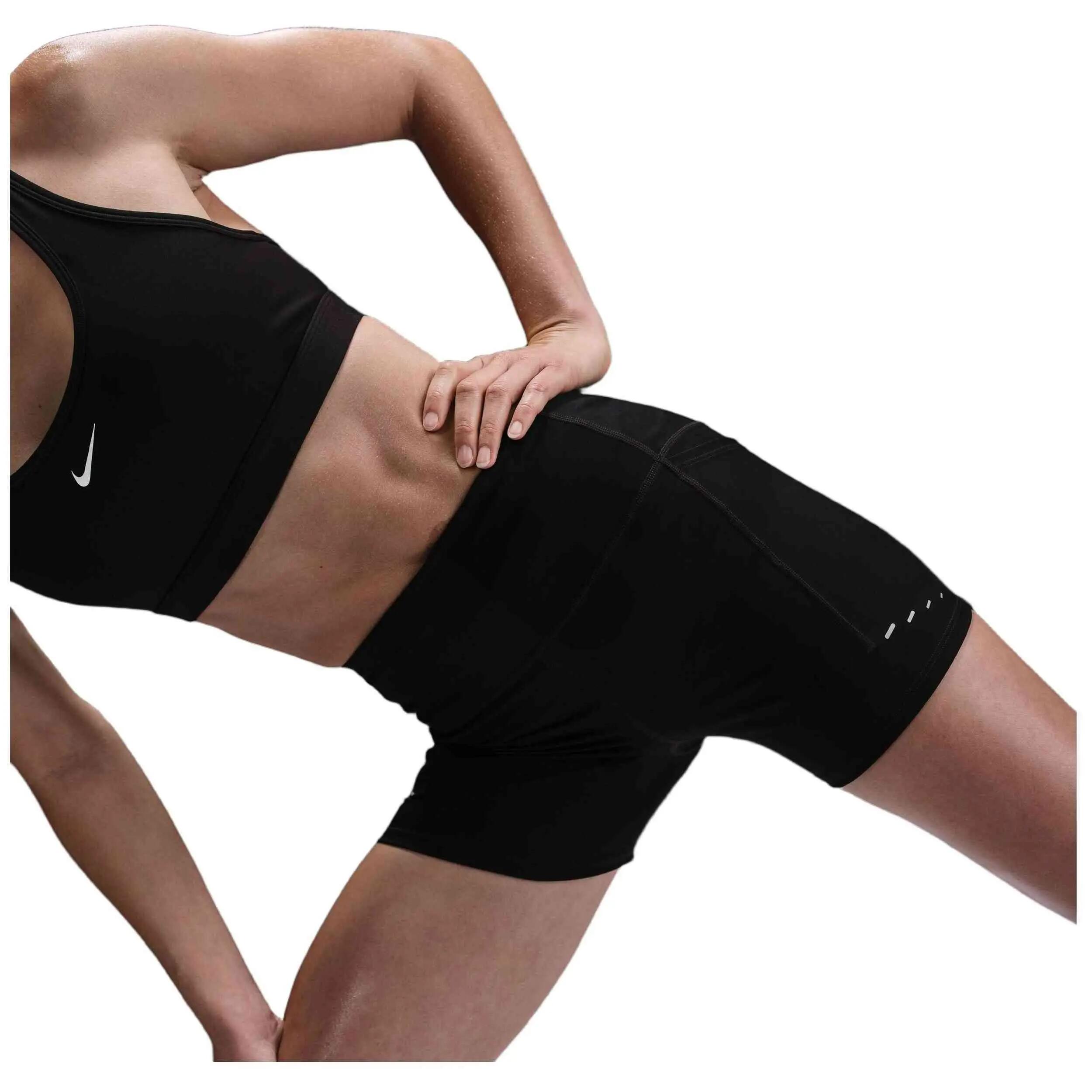 Legging court Nike modèle HJ2258-010 pour femmes 2/5