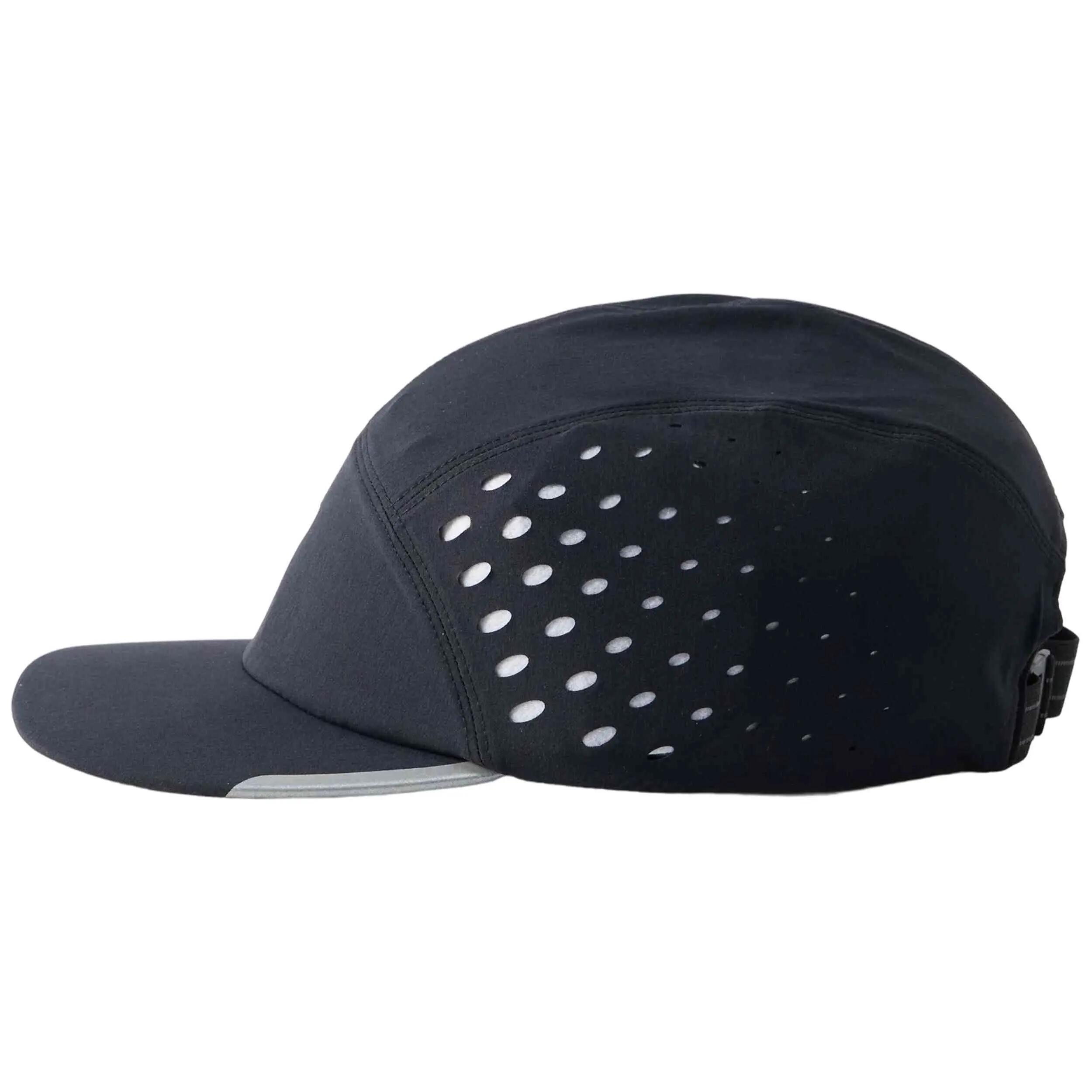 Kappe Asics Modell ULTRA LIGHTWEIGHT RUNNING CAP für unisex 3/4