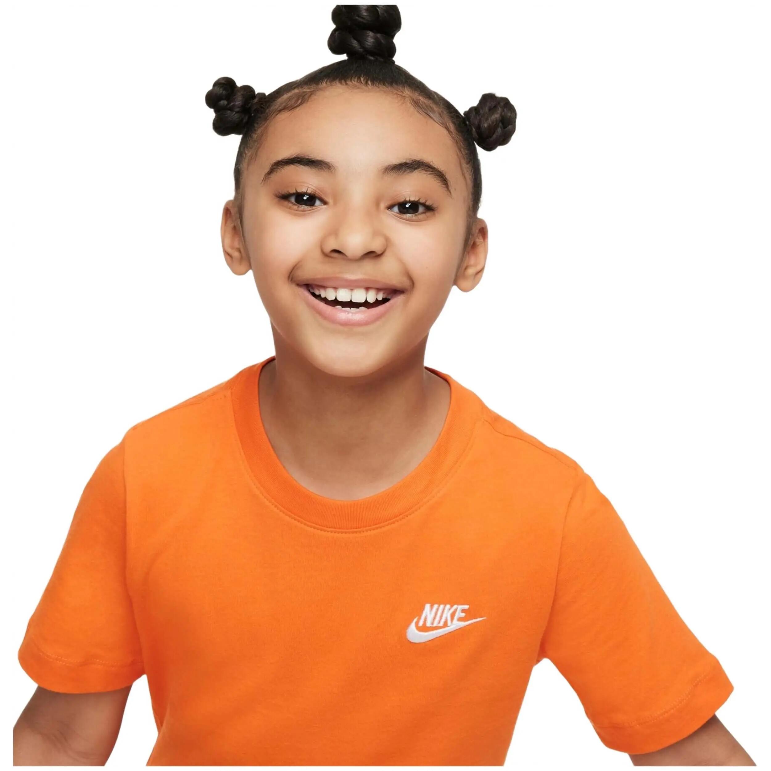 Camiseta de manga corta Nike modelo AR5254-819 para niños unisex 4/4