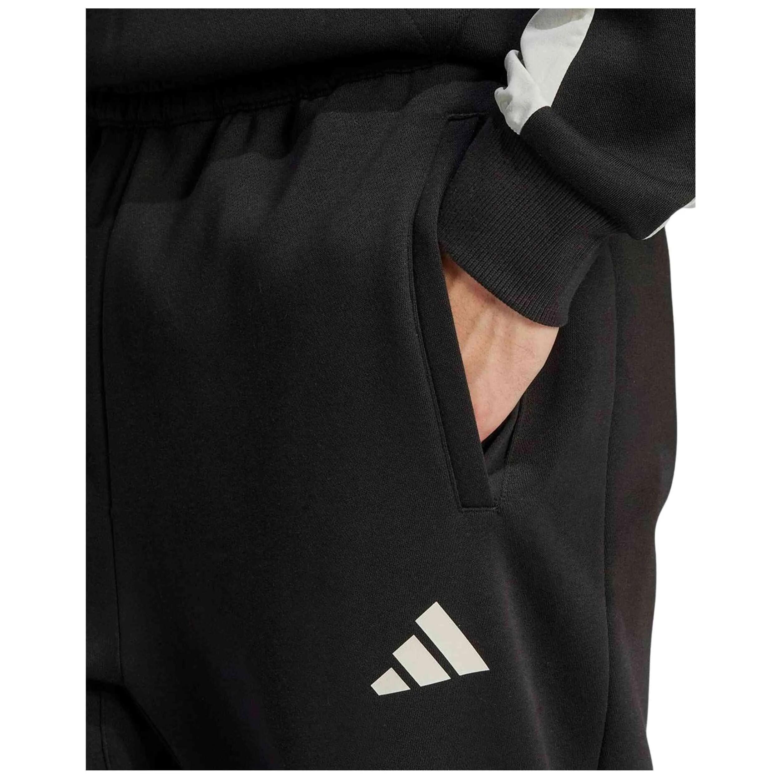 Mallas Adidas modelo Pantalón largo adidas Seasonal Essentials Color para hombre 3/5