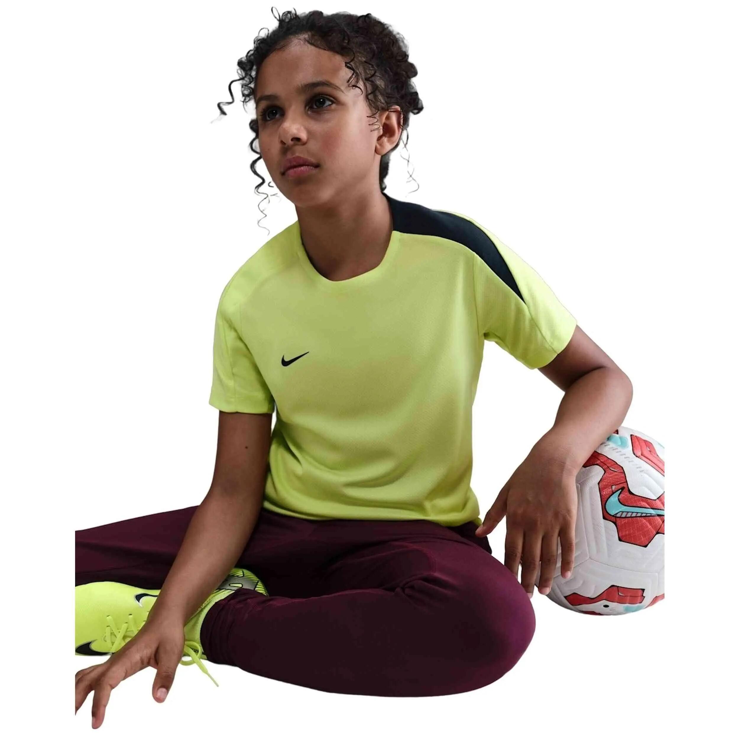 T-shirt met korte mouwen Nike model Dri-FIT Strike Amarillo voor meisjes 3/5