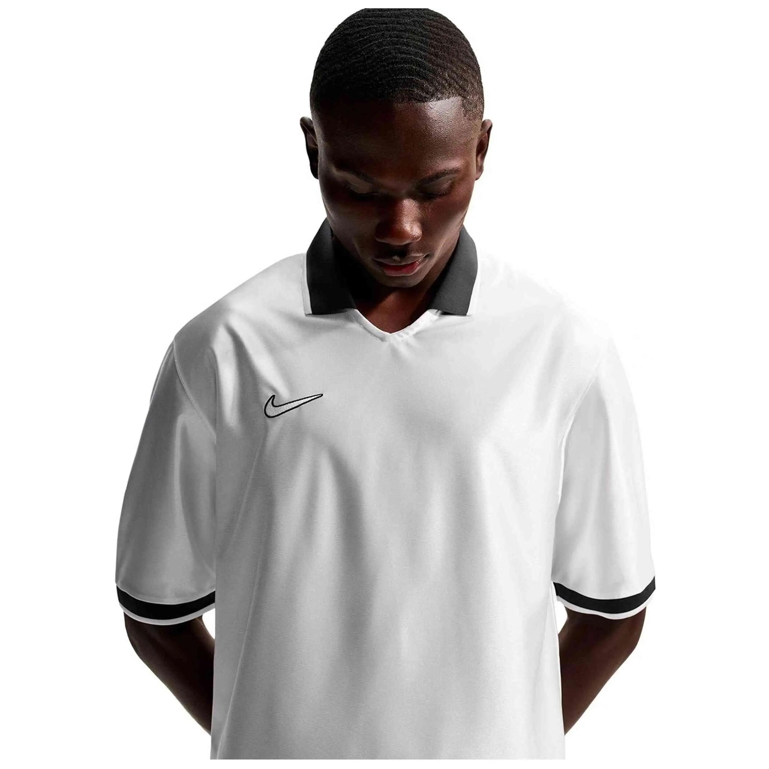 Maglia a maniche corte Nike modello IF1534-121 per uomini 3/5