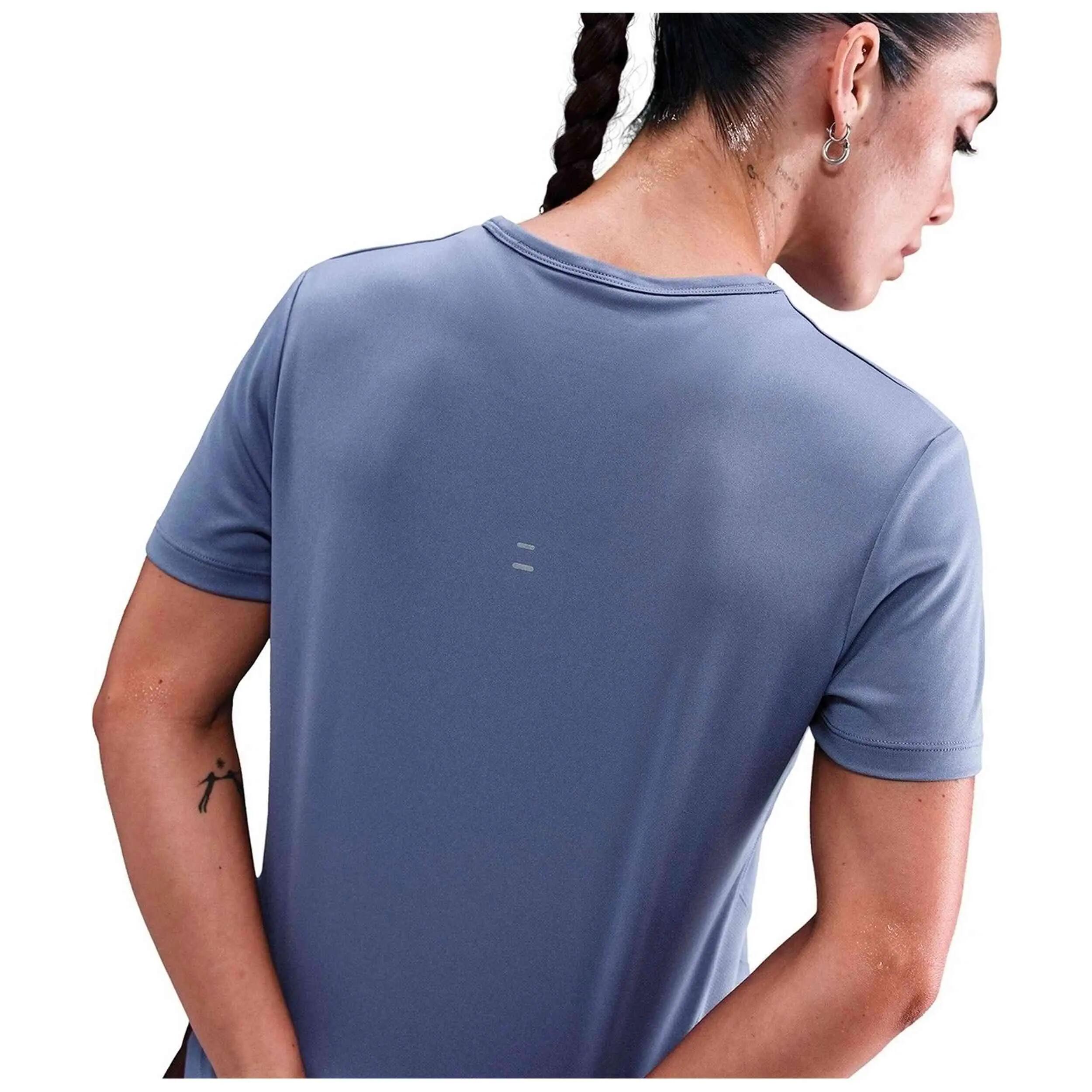 Maglia a maniche corte Nike modello HV2772-499 per donne 4/5