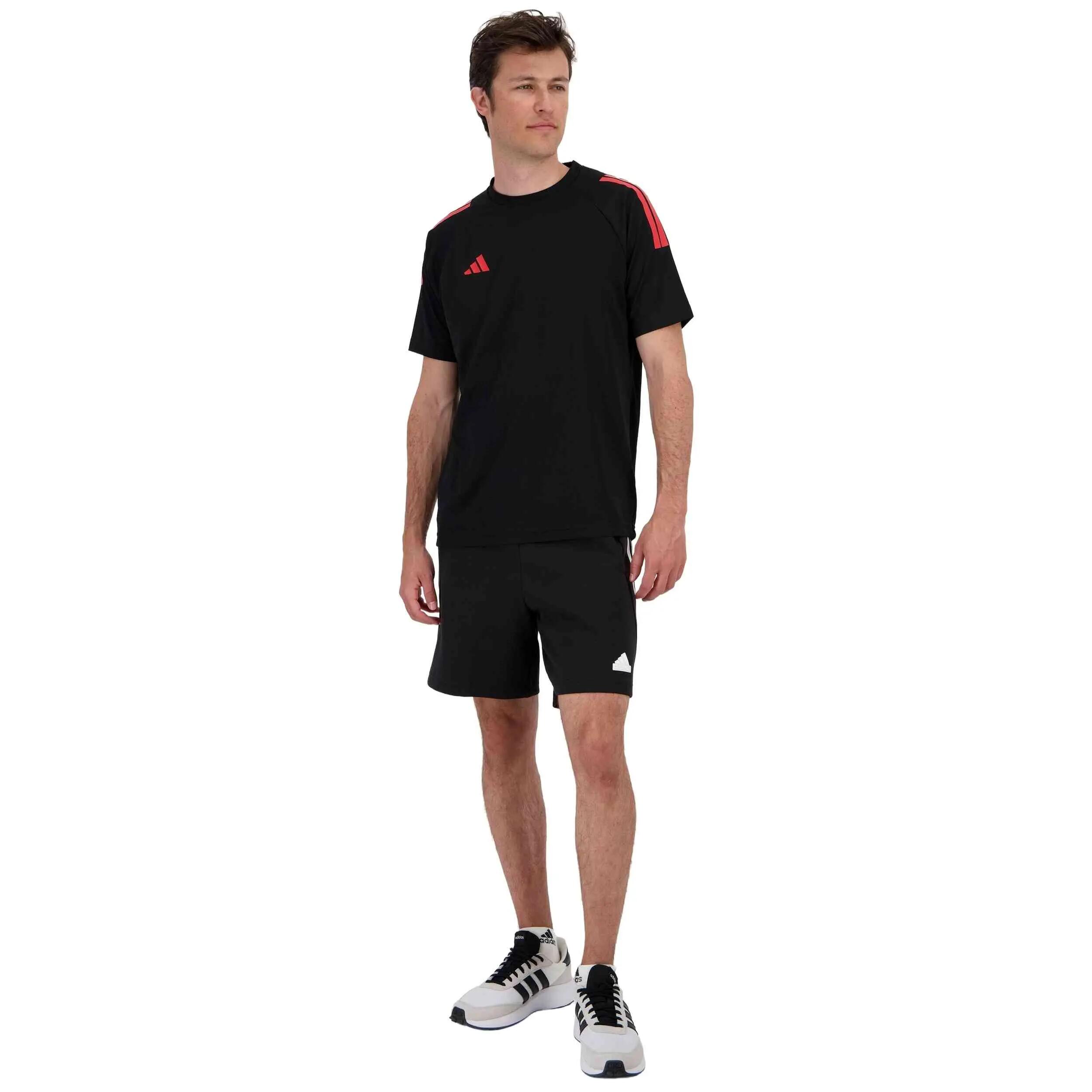 T-shirt Adidas modèle T-Shirt pour homme 2/5