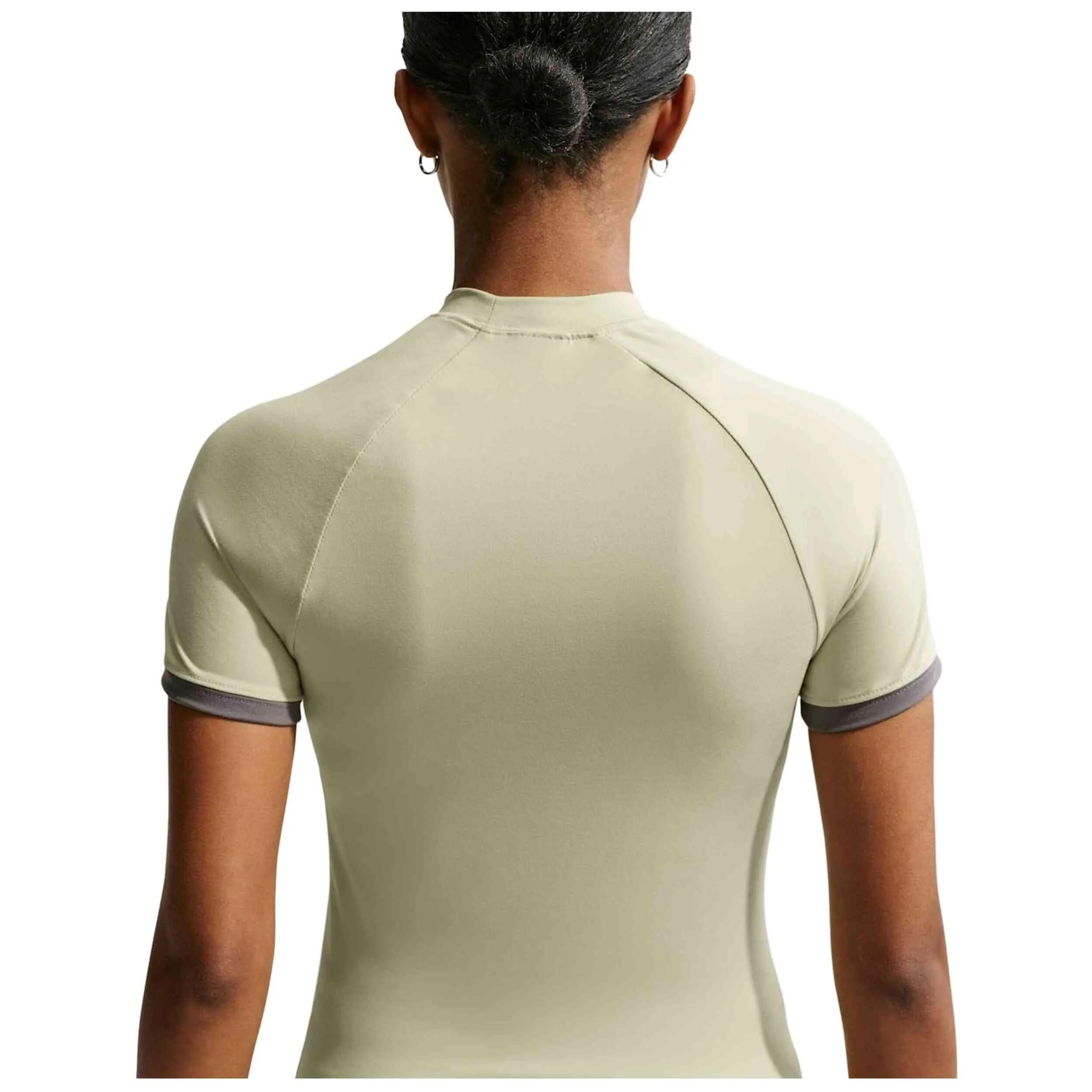 Camiseta de manga corta Nike modelo T Shirt para mujer 2/5