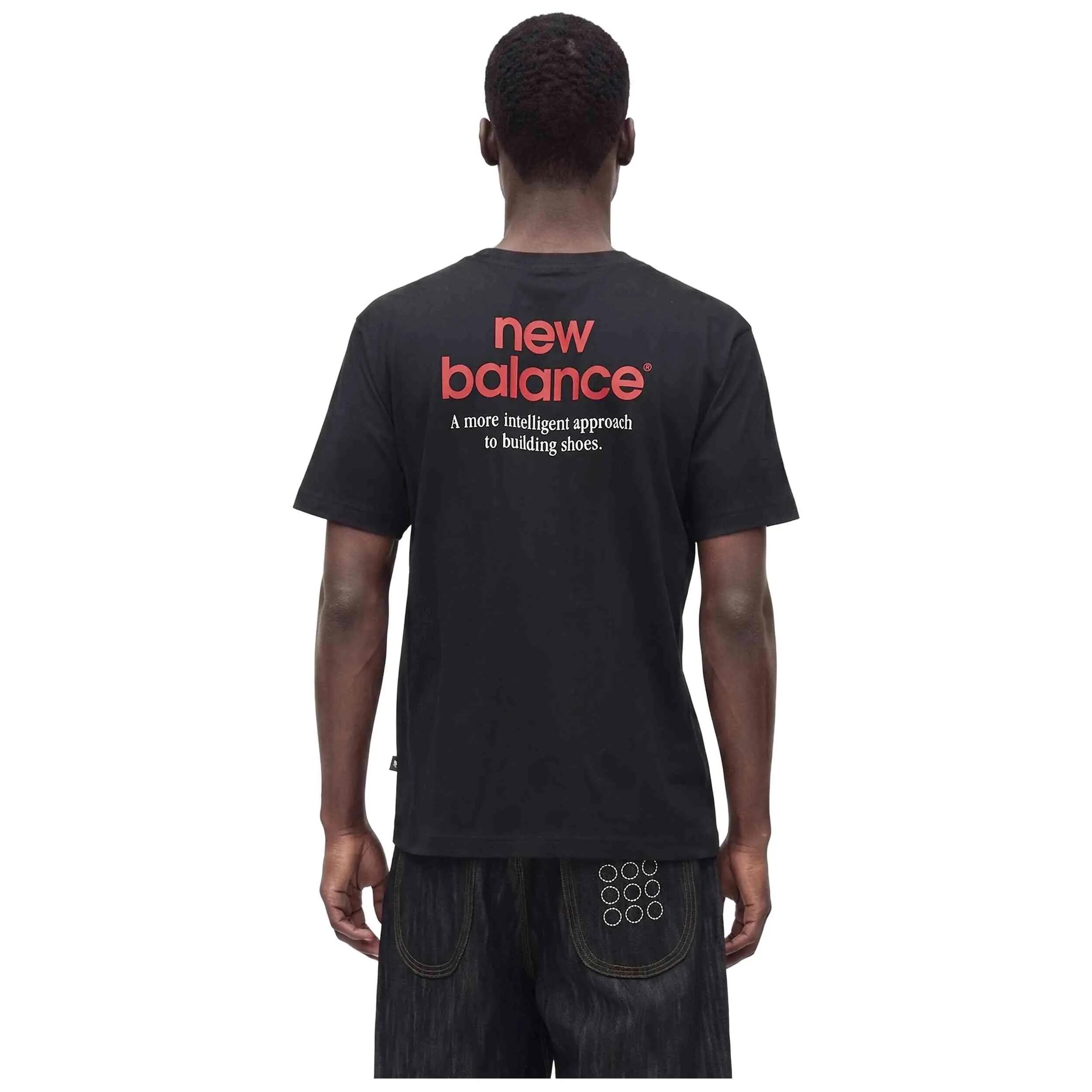 T-shirt New Balance modèle MT62G7MGBK pour unisexe 4/5