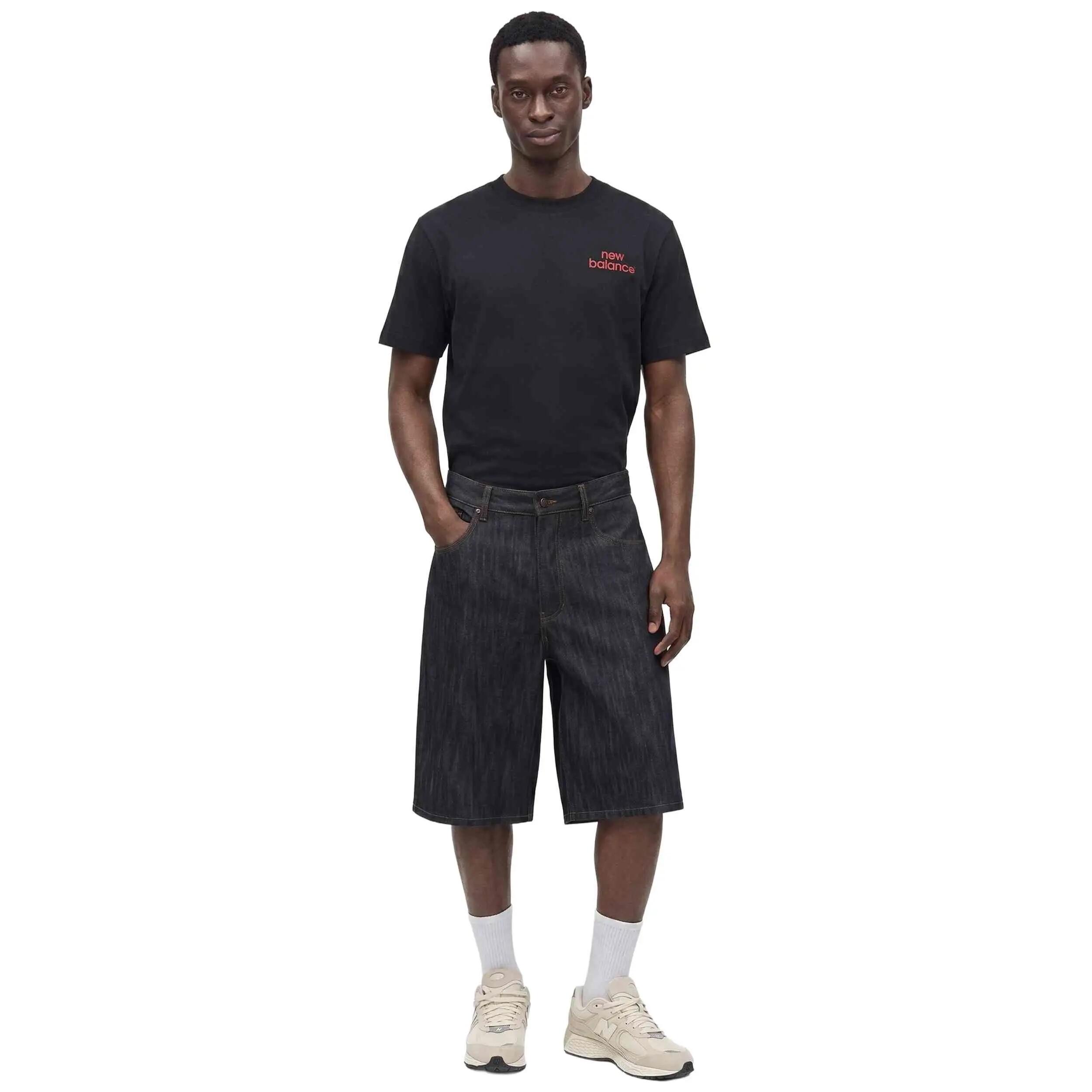 T-shirt New Balance modèle MT62G7MGBK pour unisexe 3/5