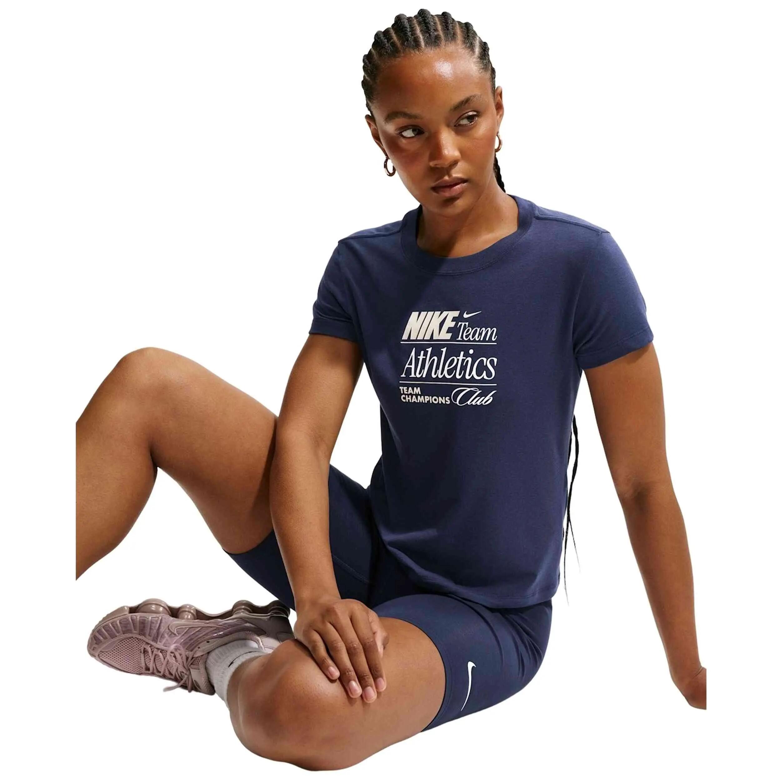 Maglia a maniche corte Nike modello IR7862-410 per donne 3/5