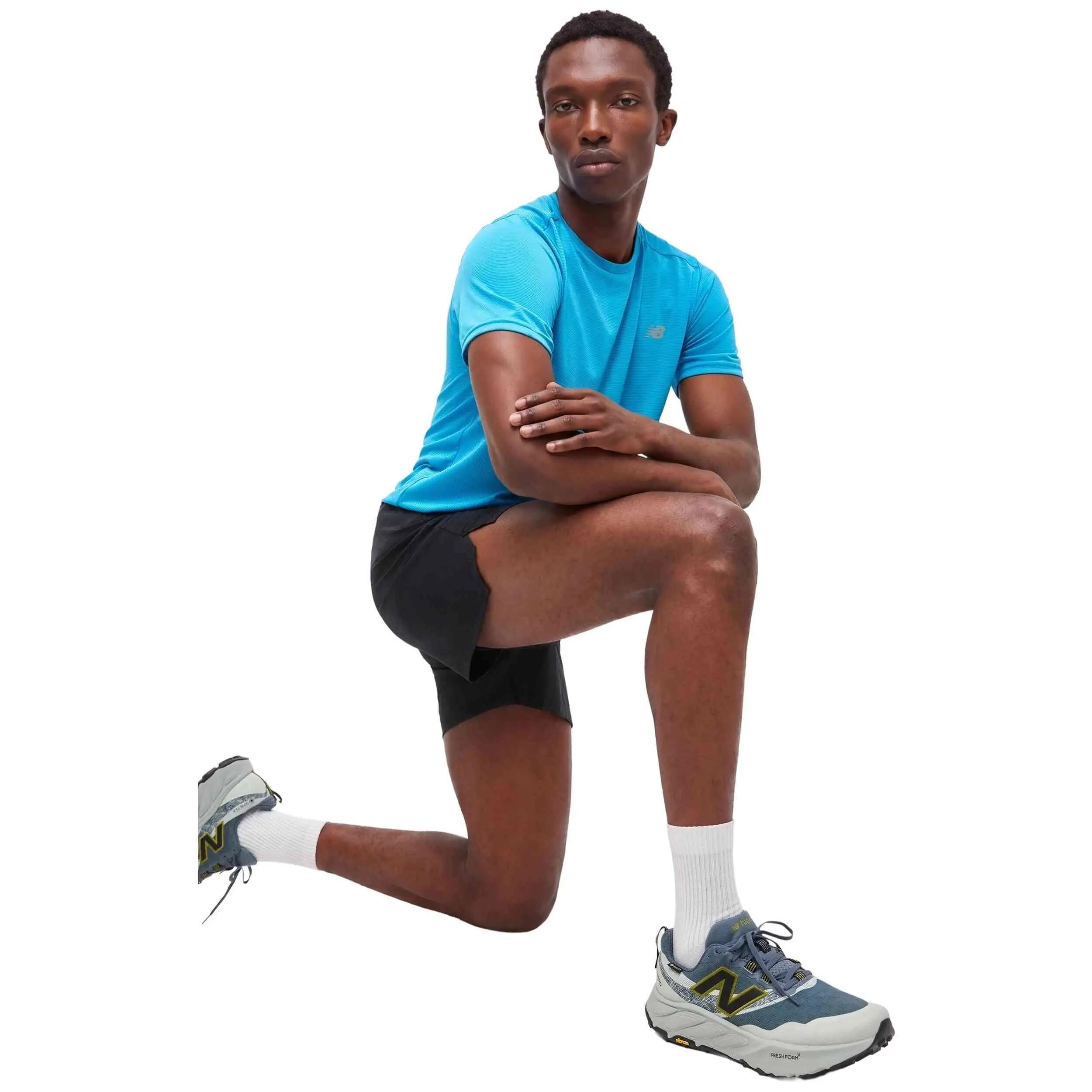 T-shirt New Balance modèle MT41222ATD pour unisexe 5/5