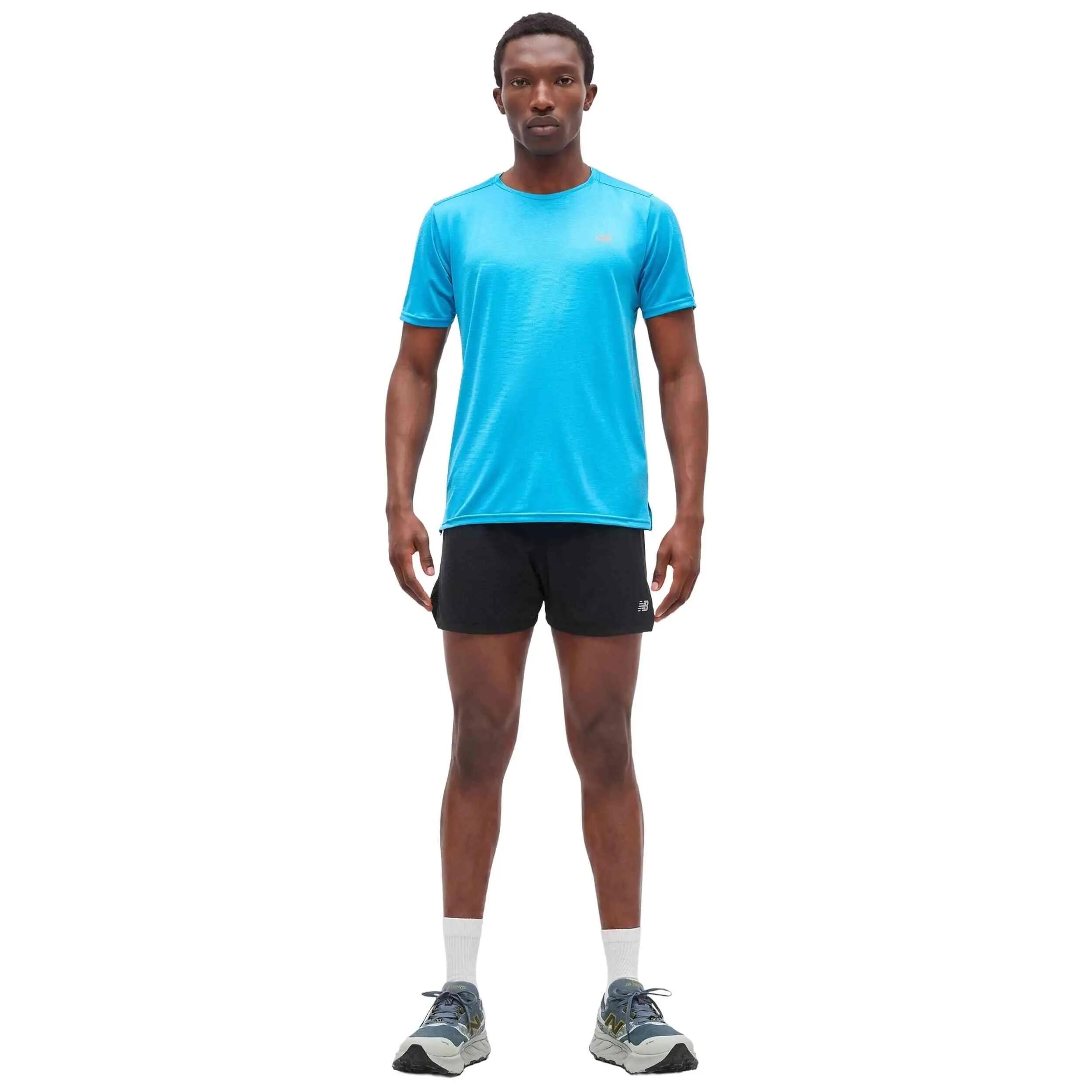 T-shirt New Balance modèle MT41222ATD pour unisexe 3/5