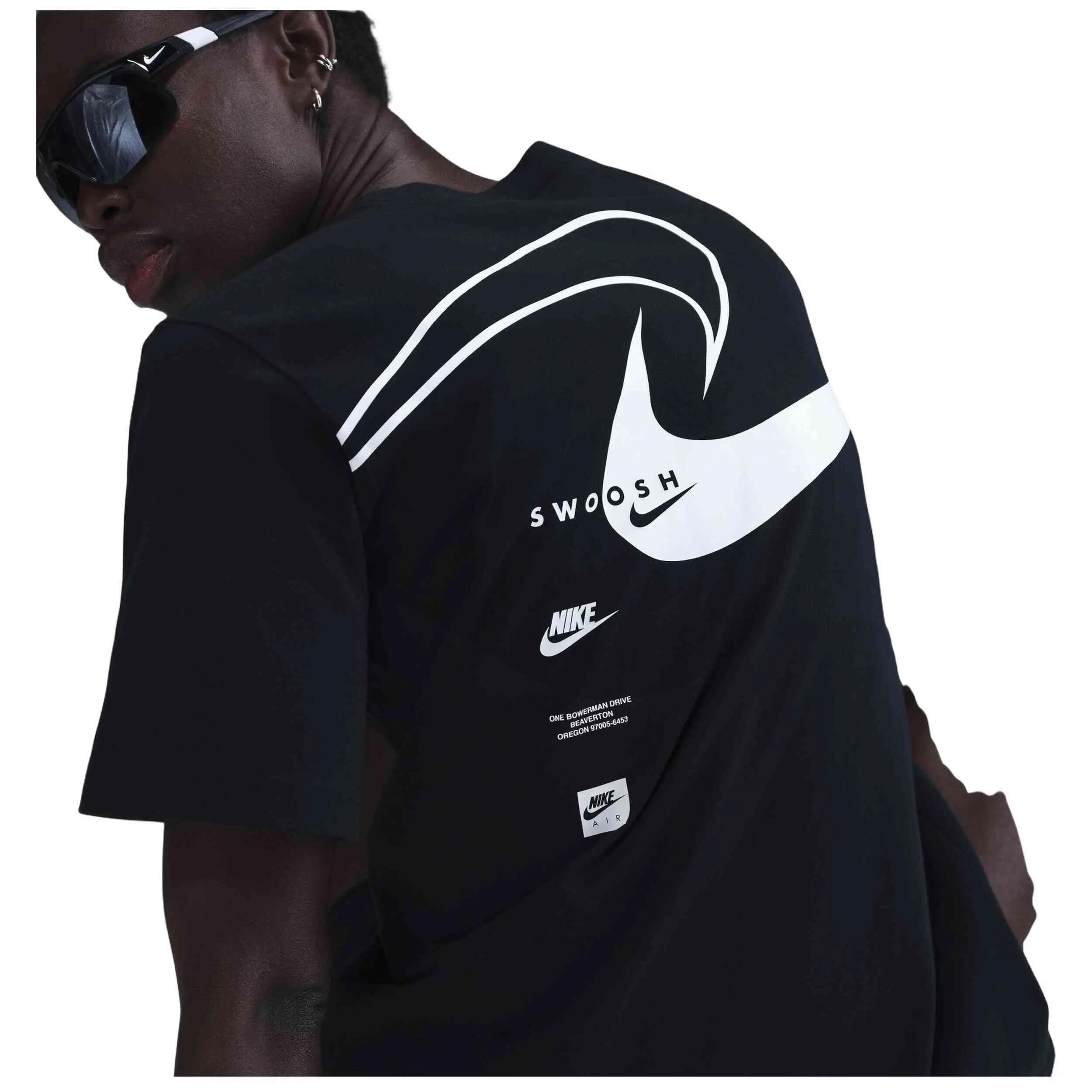 Maglia a maniche corte Nike modello HQ1698-010 per donne 5/5