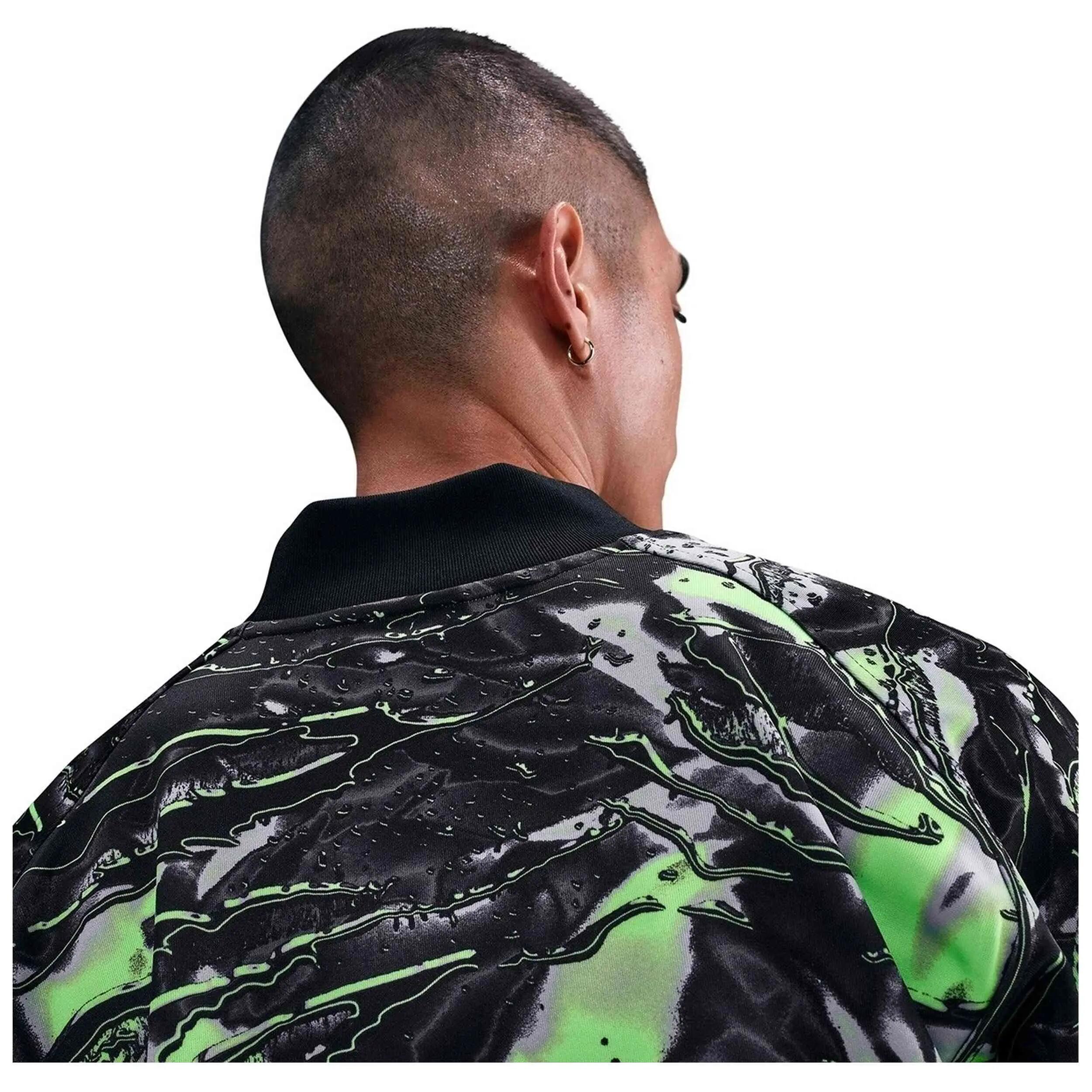 T-shirt à manches longues Nike modèle KFA Long Sleeve pour homme 4/5