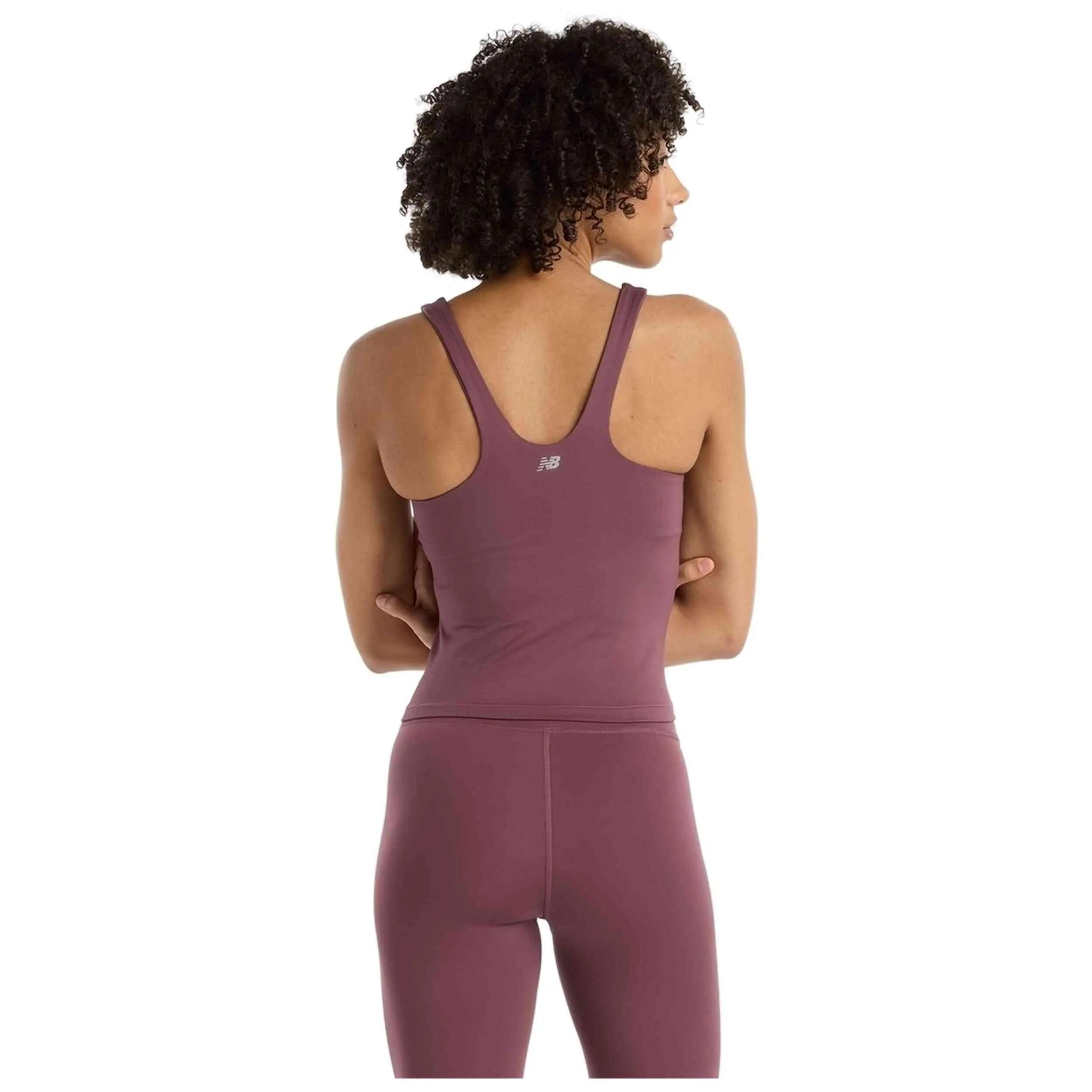 Camiseta de manga corta New Balance modelo WT51150FDP para mujer 2/4