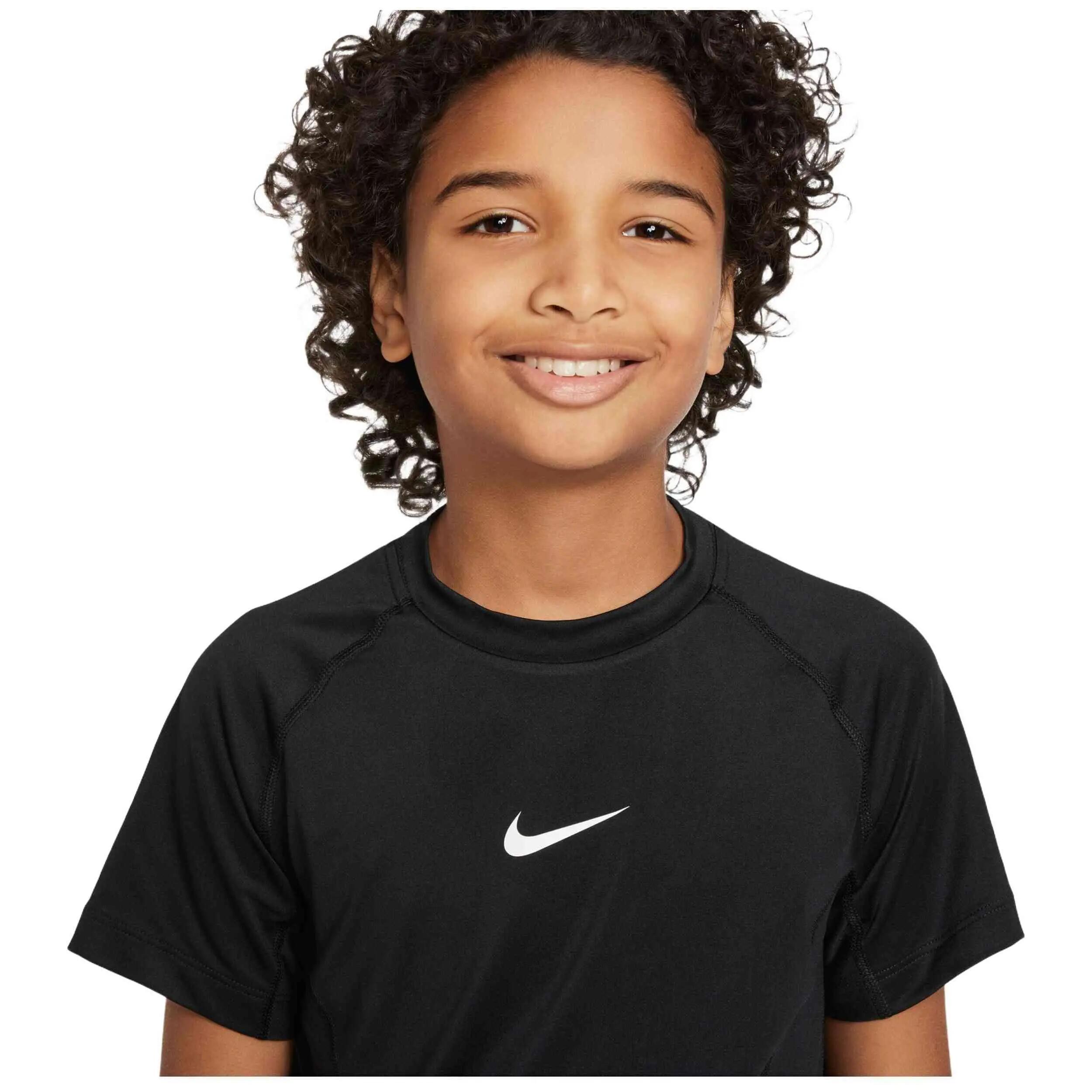 Camiseta de manga corta Nike modelo FJ6858-010 para niños unisex 5/5