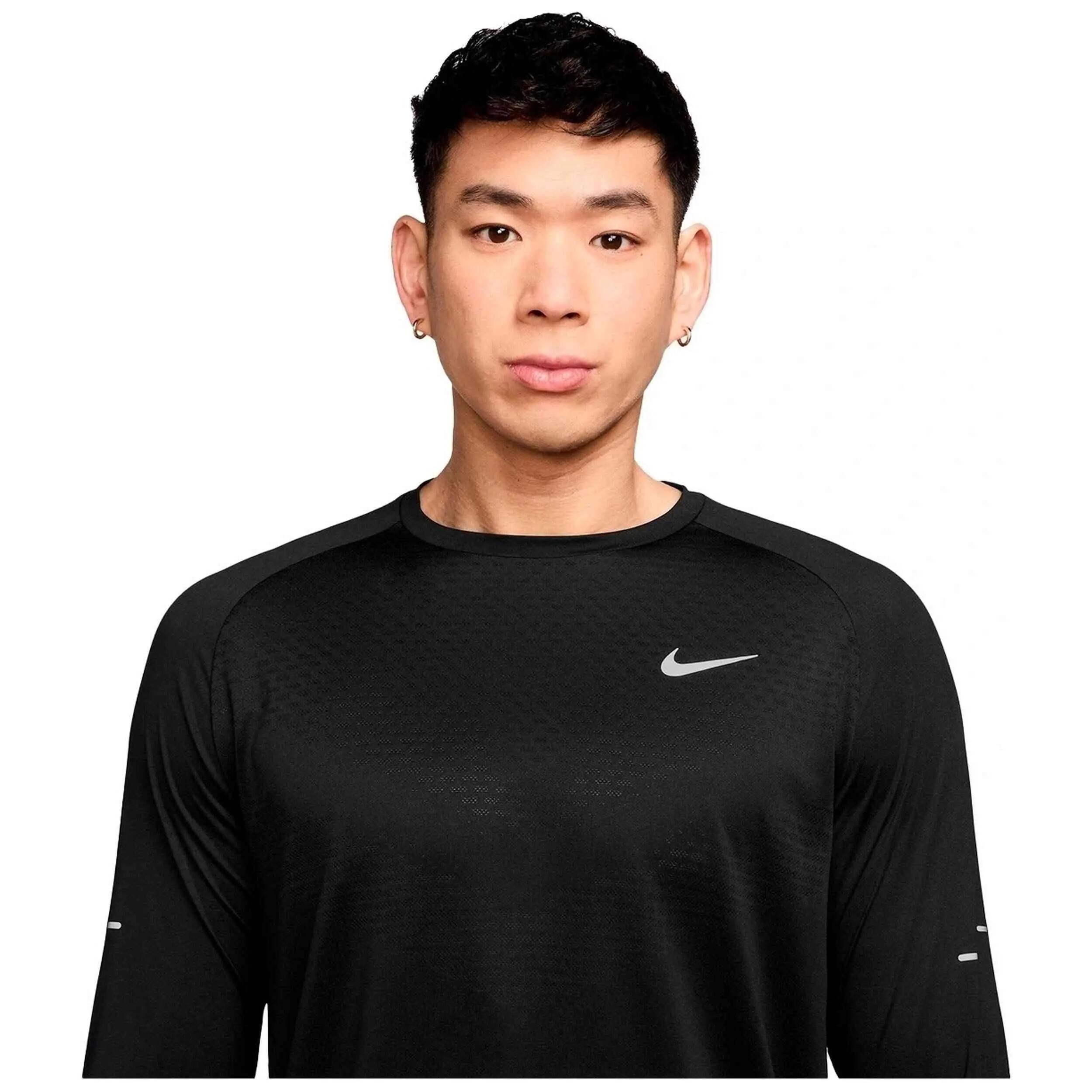 T-shirt Nike modelo HV2702-010 para homem 3/3