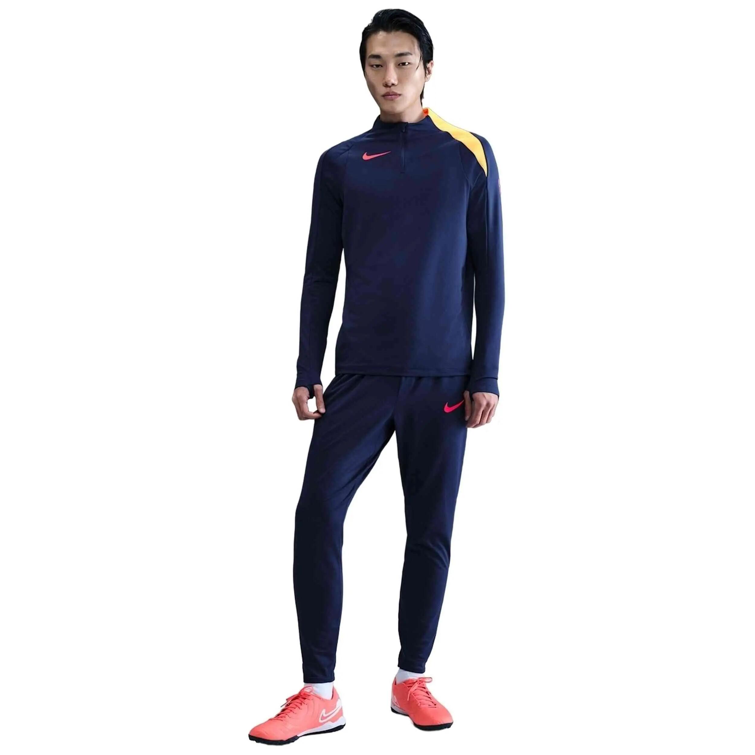 Maglia a maniche corte Nike modello HV6402-492 per uomini 4/5