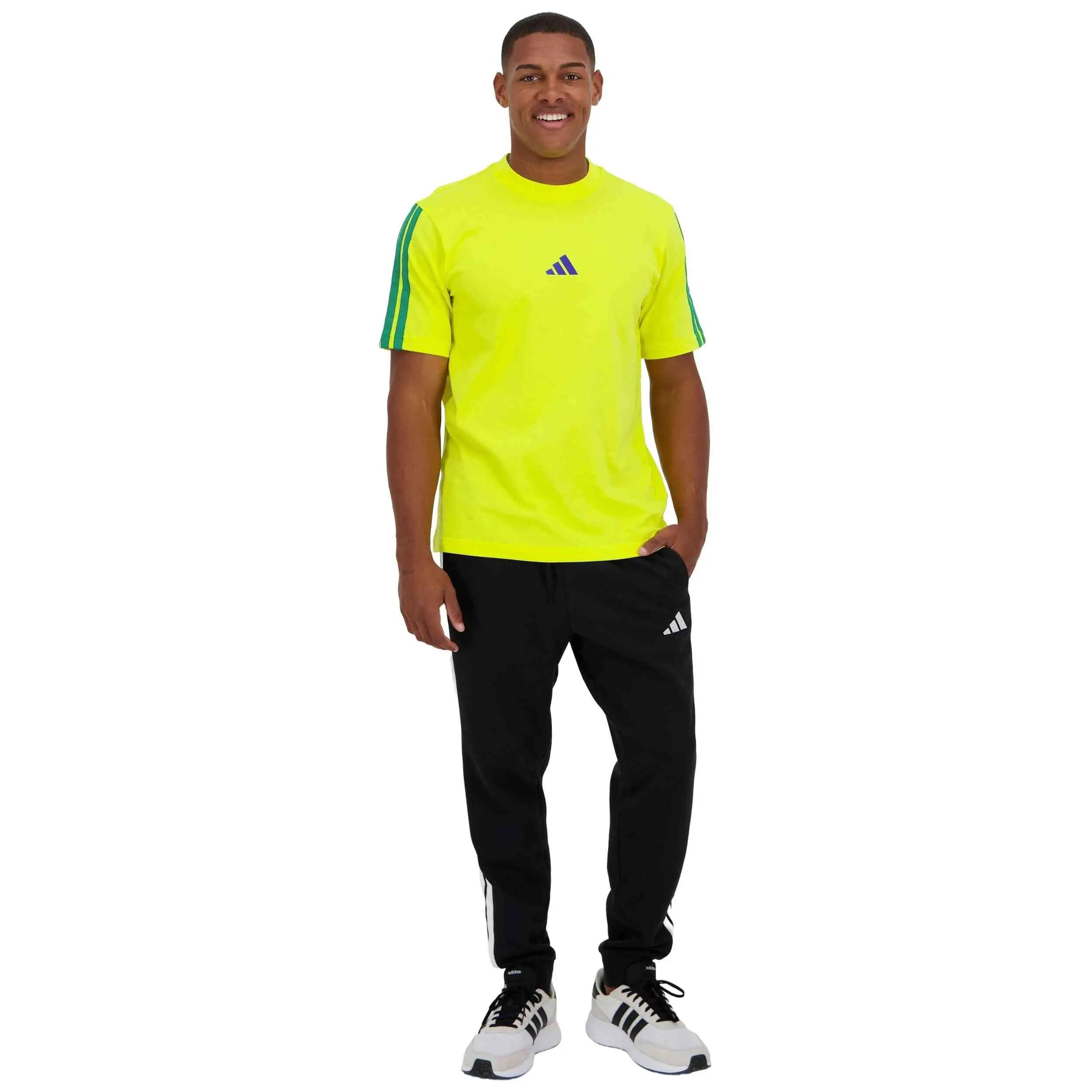 Maglia a maniche corte Adidas modello Essentials per uomini 2/5
