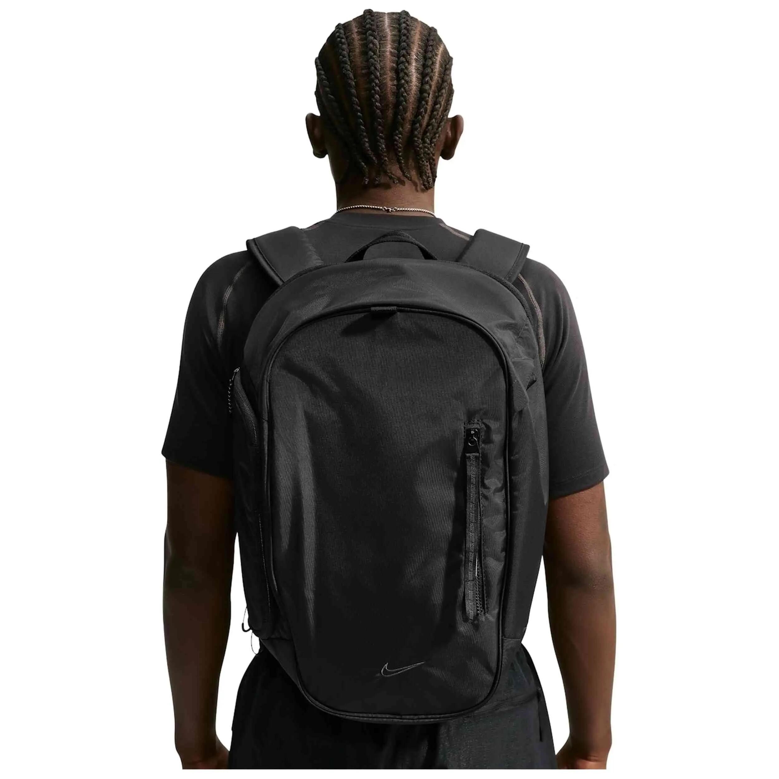 Sac à dos Nike modèle FZ6128-011 pour unisexe 4/5