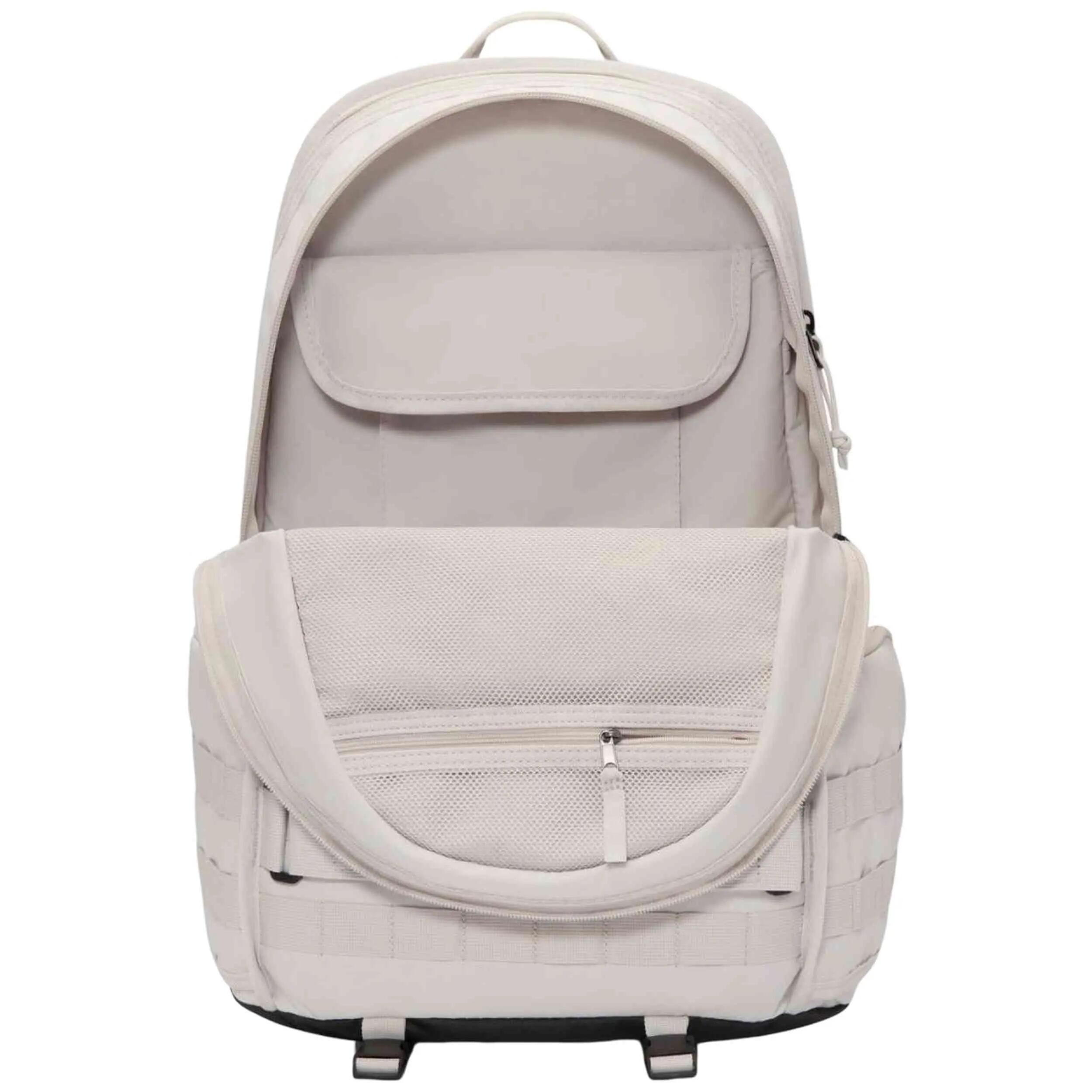 Rugzak Nike model Sportswear RPM "Blanco Hueso" voor unisex 4/5