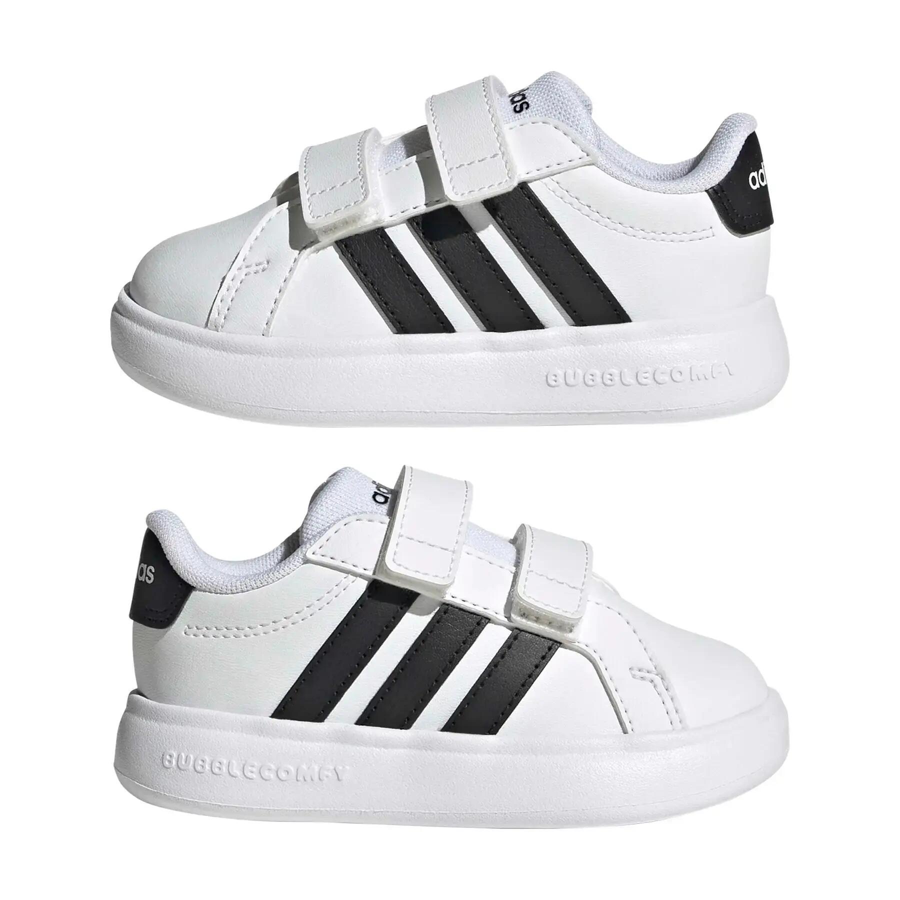 Scarpe iconiche per bambini adidas Grand Court 3.0 4/7
