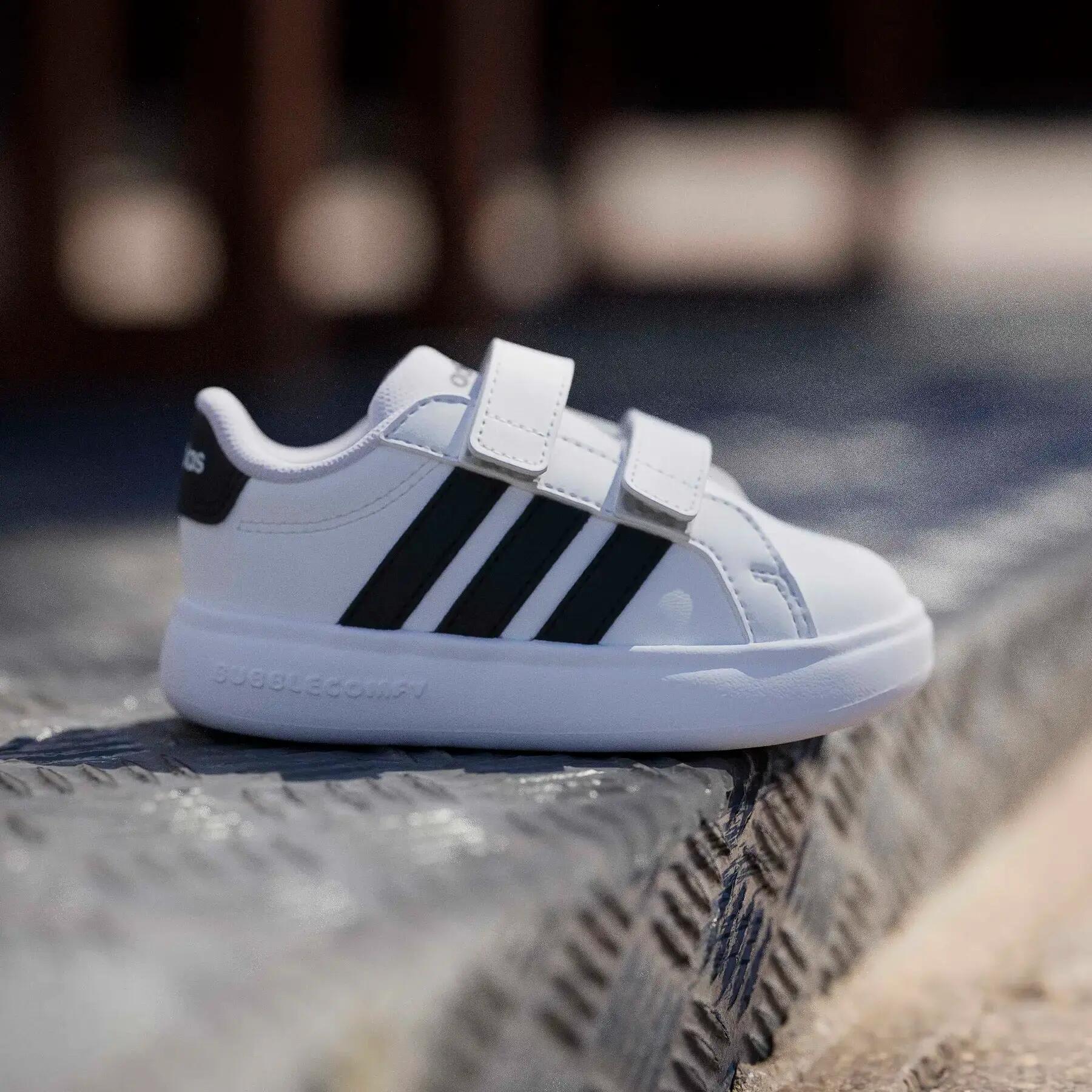 Scarpe iconiche per bambini adidas Grand Court 3.0 2/7