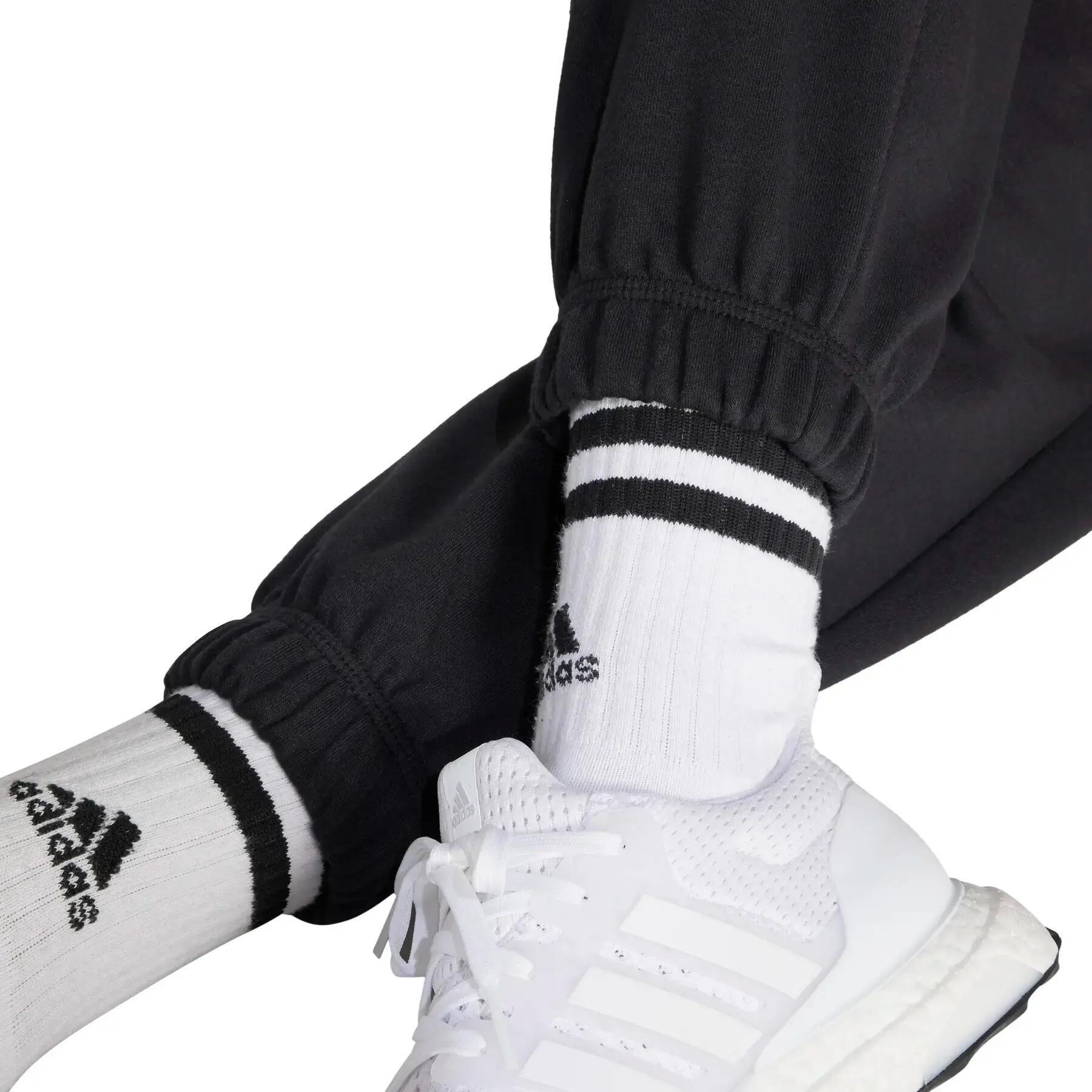 Damskie spodnie dresowe adidas Essentials Linear 6/8