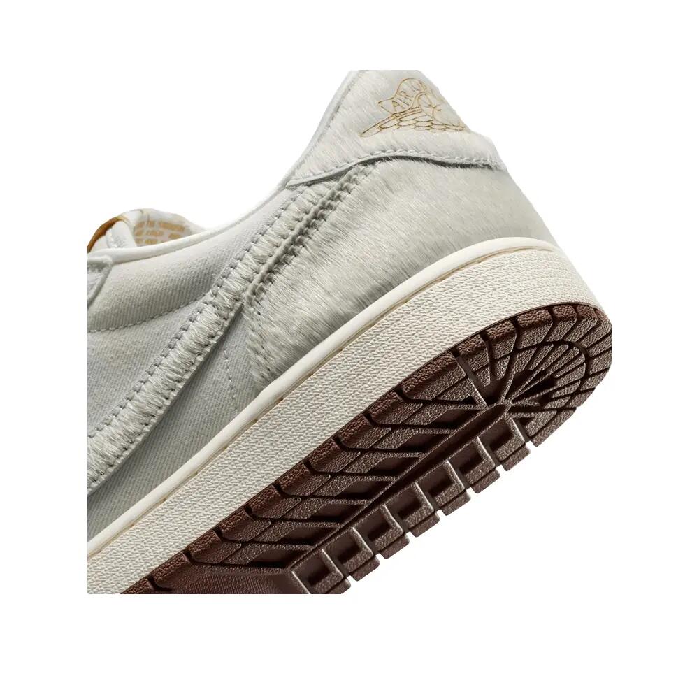 Chaussures  1 Retro Low OG Football Grey Sail Light Chocolate 6/9