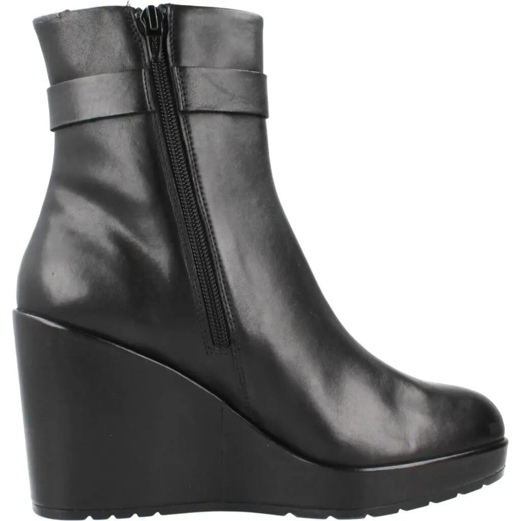 GEOX D MANILVA Czarny 4/5