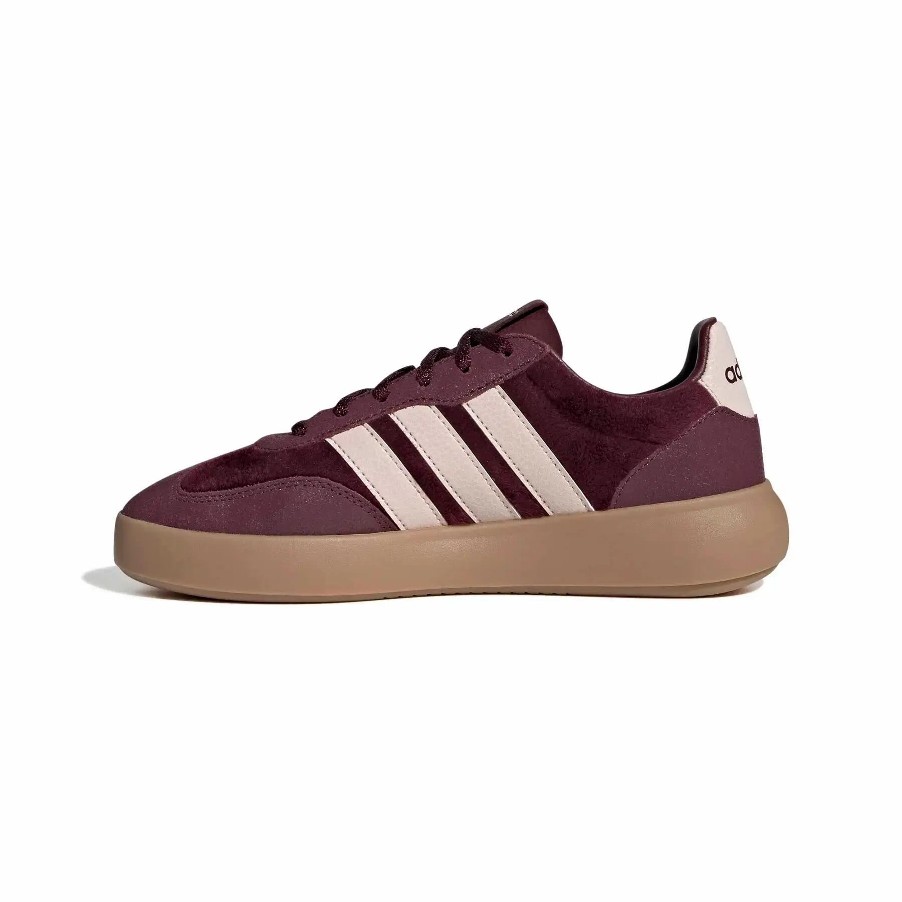 Nowoczesne trampki adidas Barreda Decode 6/7
