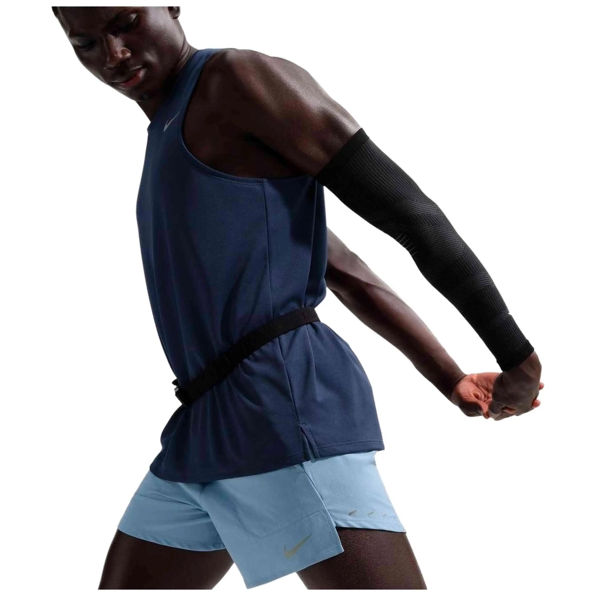 Calções Nike modelo Stride Dri-FIT 5 para homem 5/5