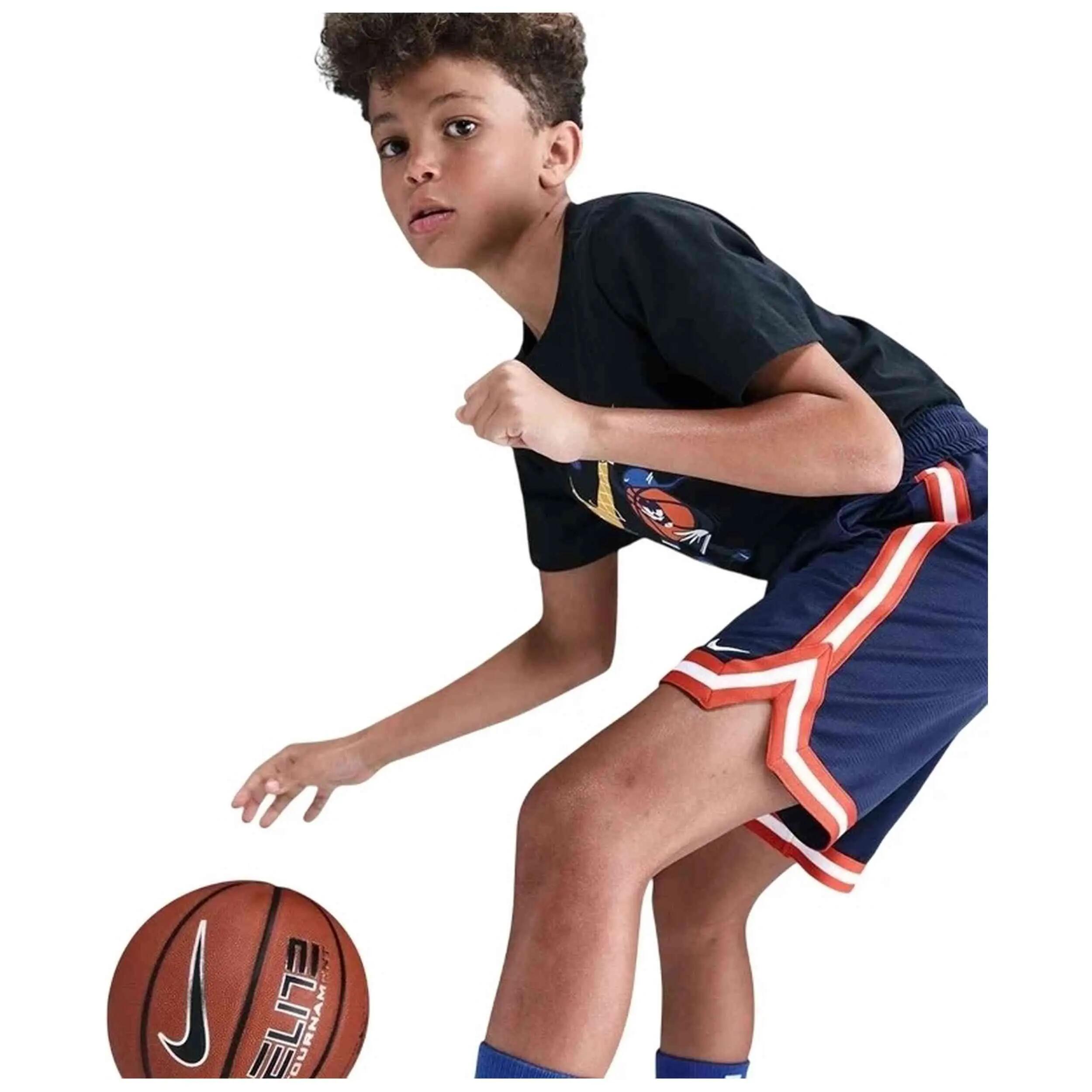 Short Nike modèle Short Niño/Niña Nike Dri-FIT DNA Basket pour unisexe enfants 4/5
