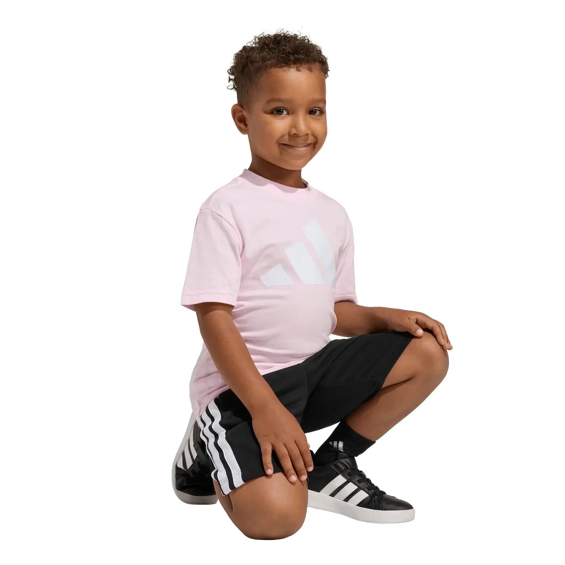 T-shirt grande logo criança adidas Essentials 3/6