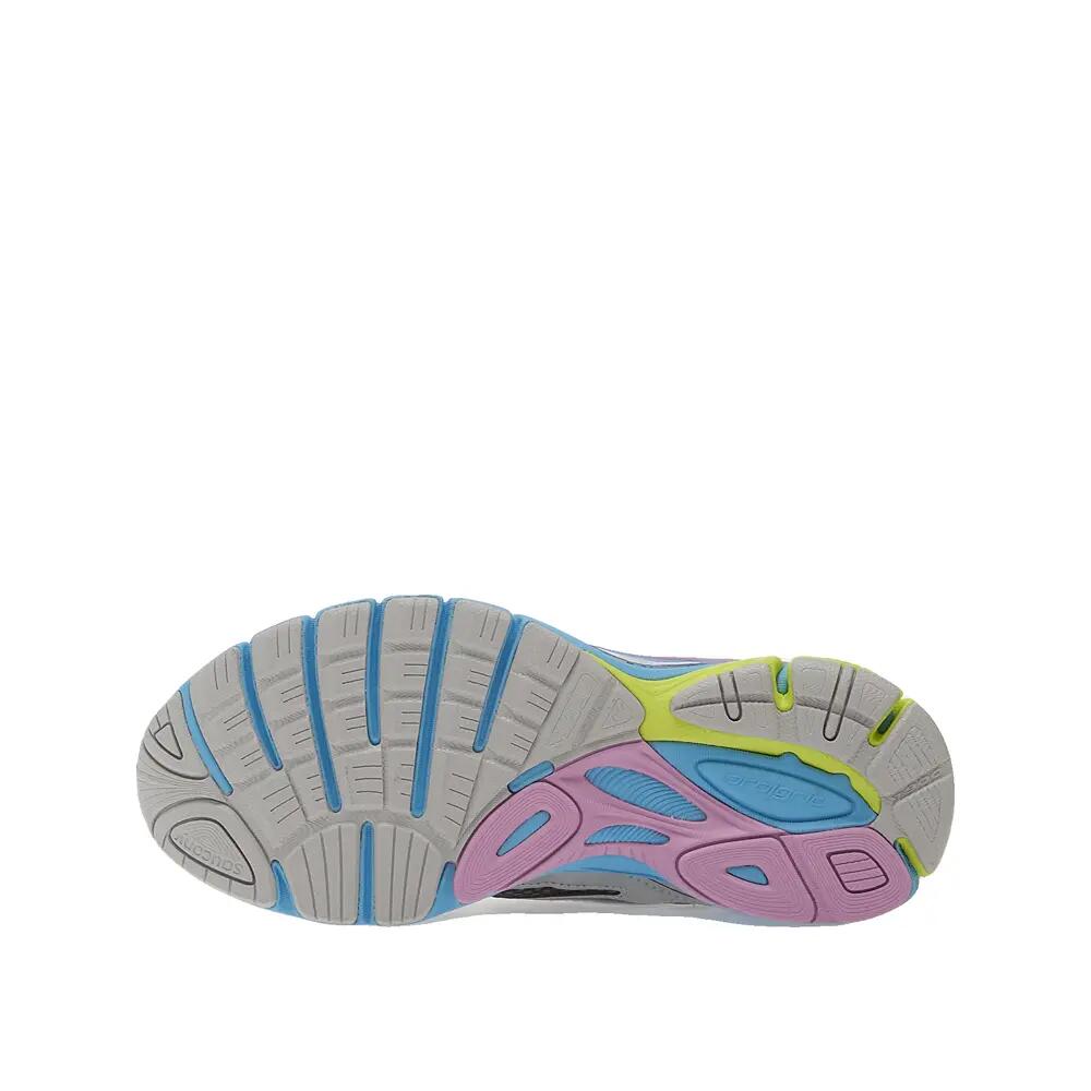 SAUCONY picture