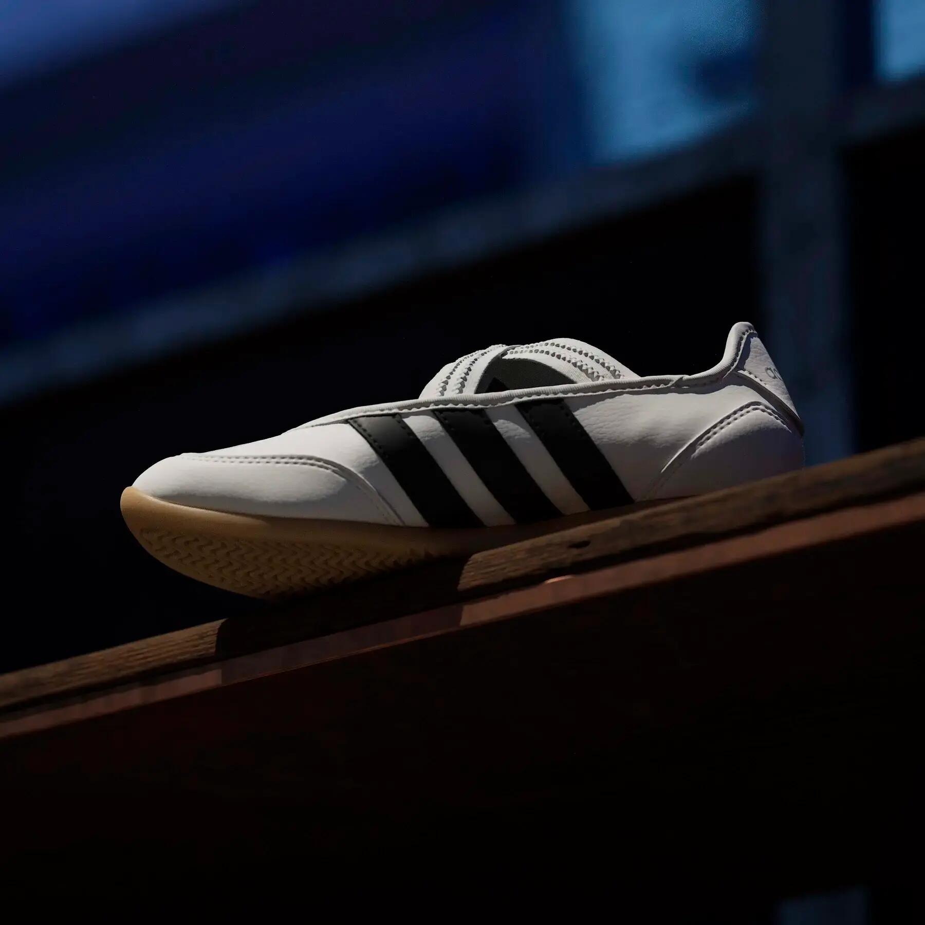 Kindertrainers adidas Barreda Mary Jane 5/7