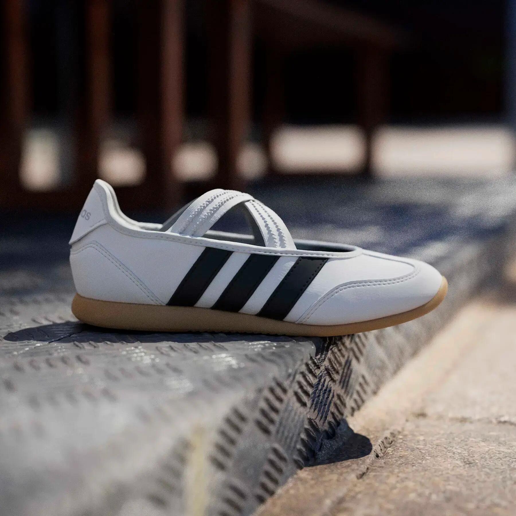 Kindertrainers adidas Barreda Mary Jane 2/7