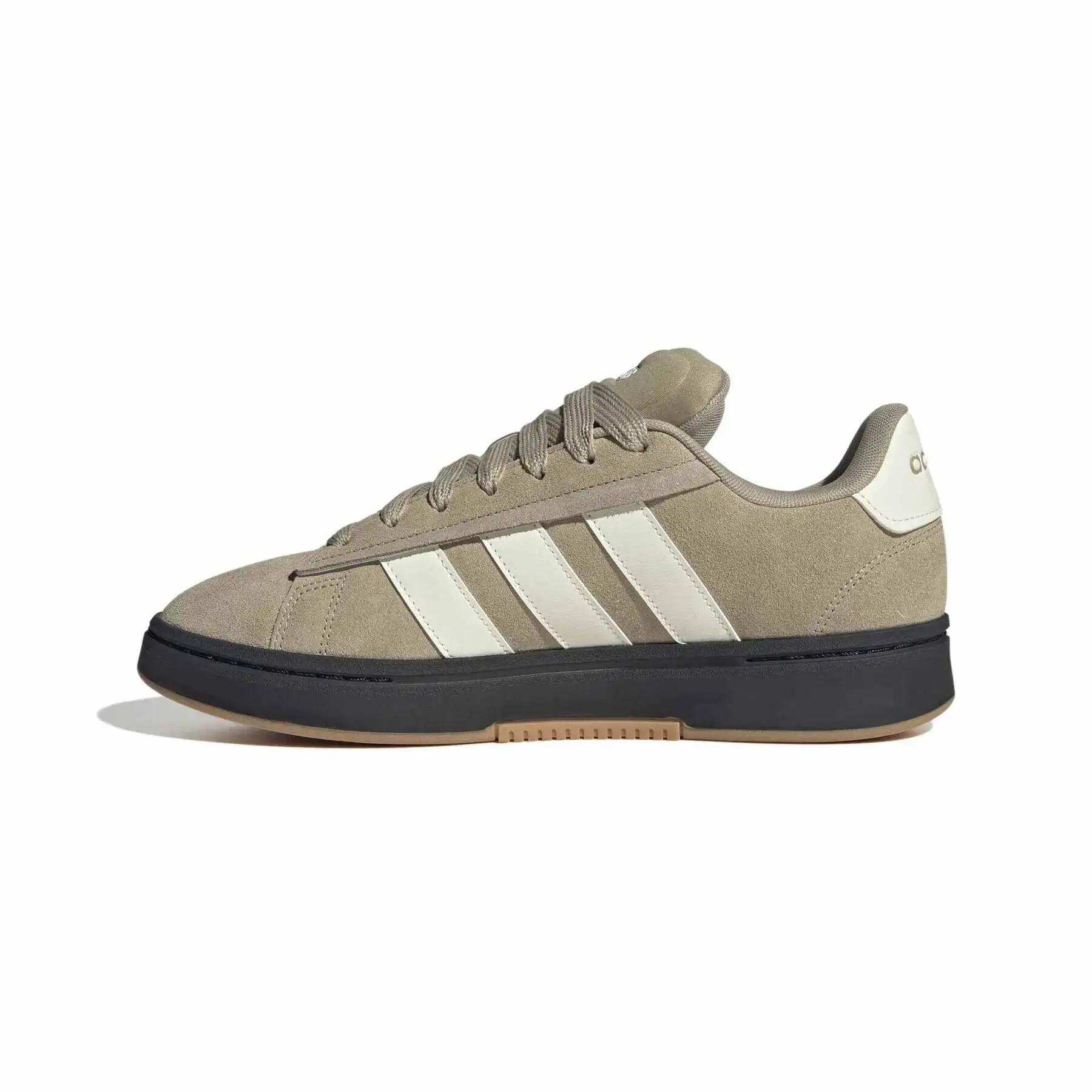 Baskets adidas Grand Court Alpha 6/7