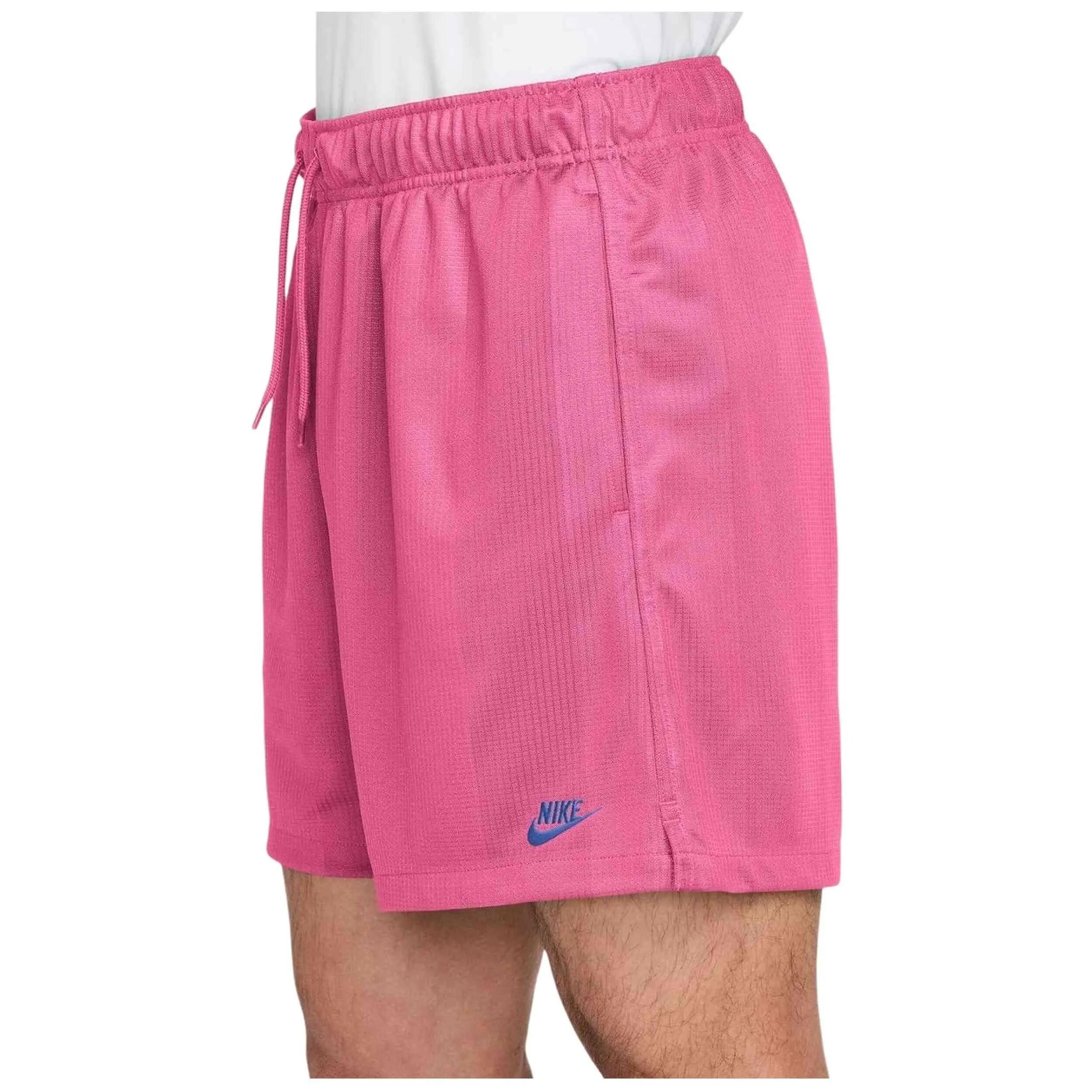 Calções Nike modelo II4373-684 para homem 3/4