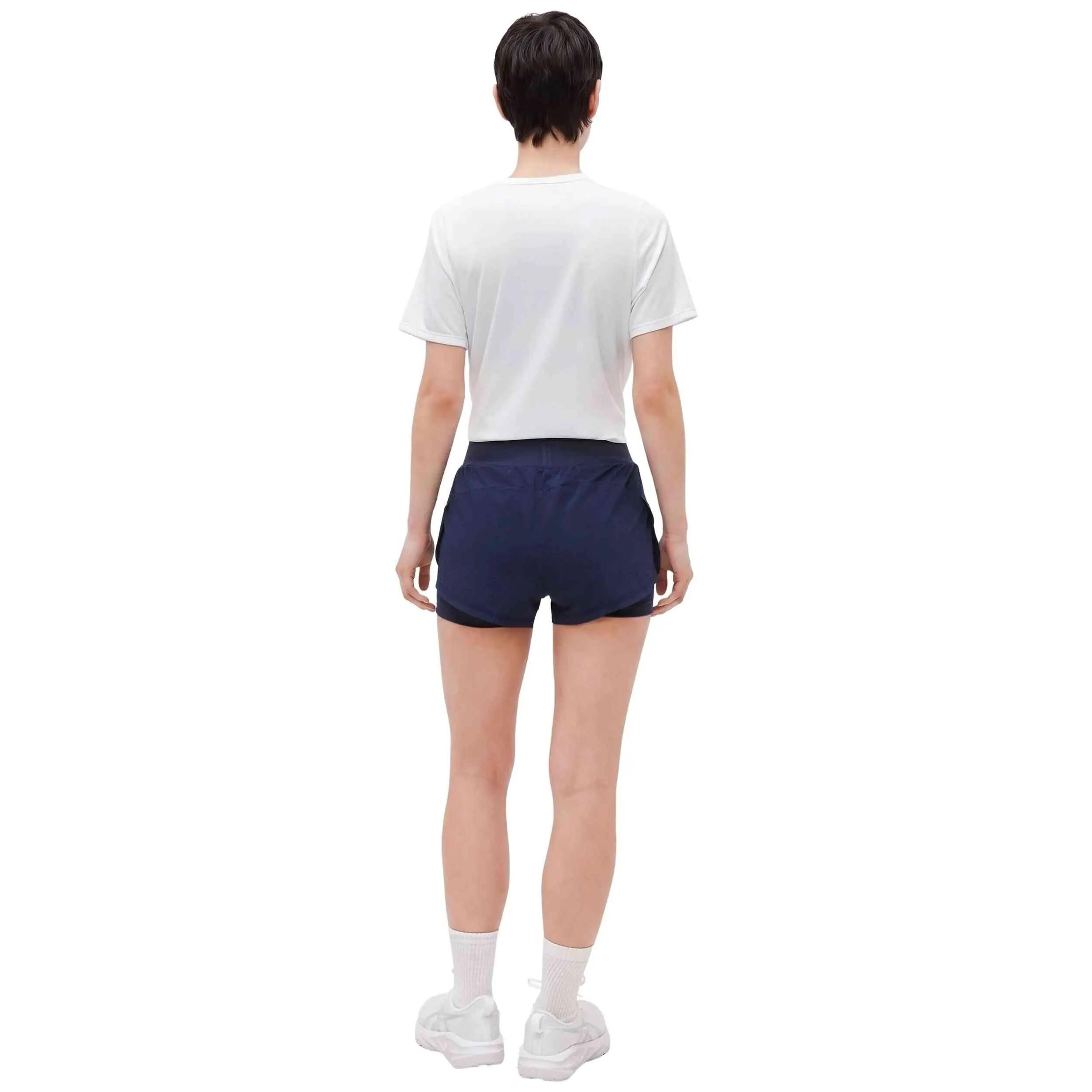 Pantaloncini Asics modello 2042A433-400 per donne 4/5