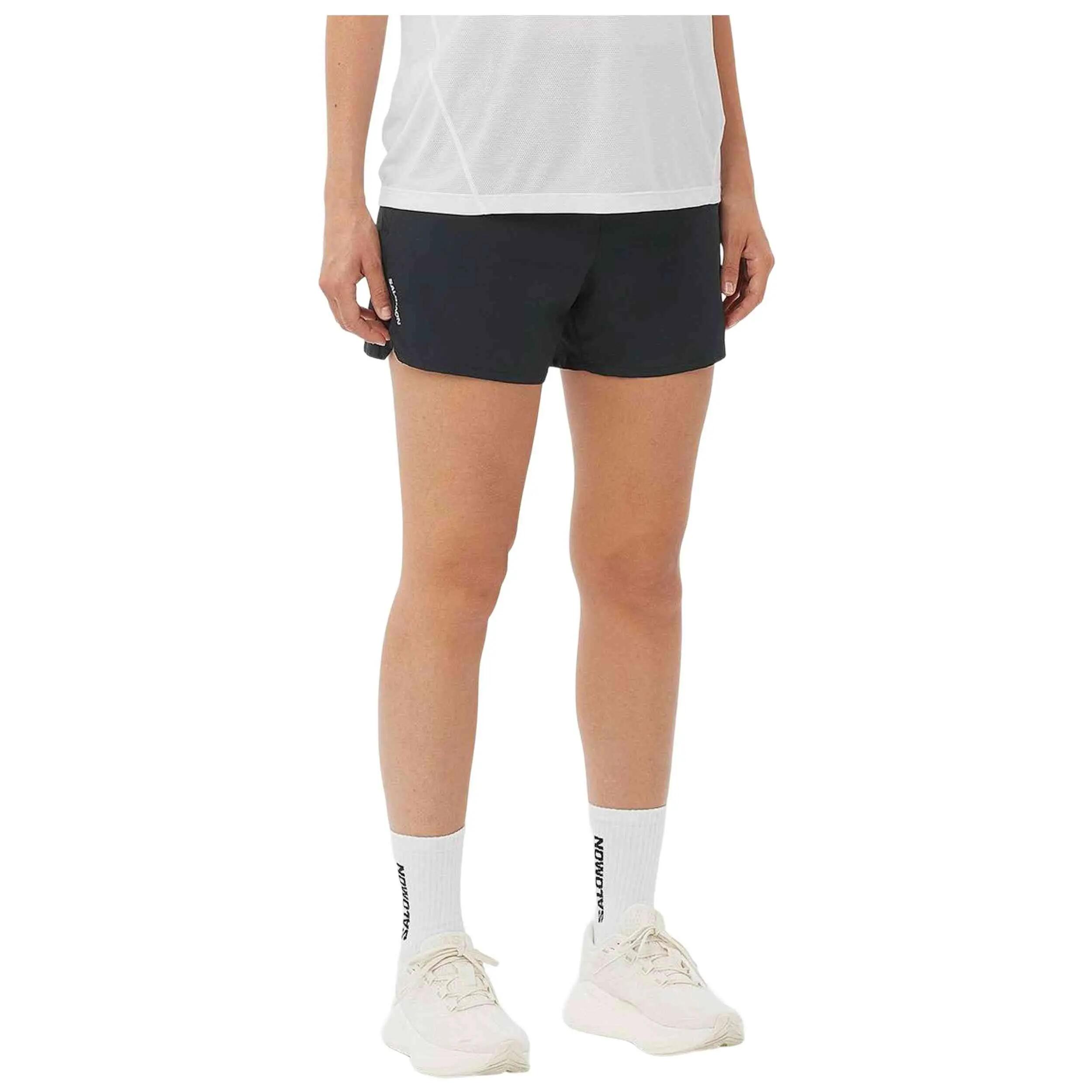 Pantaloncini Salomon modello Shakeout Core 4 per donne 2/5