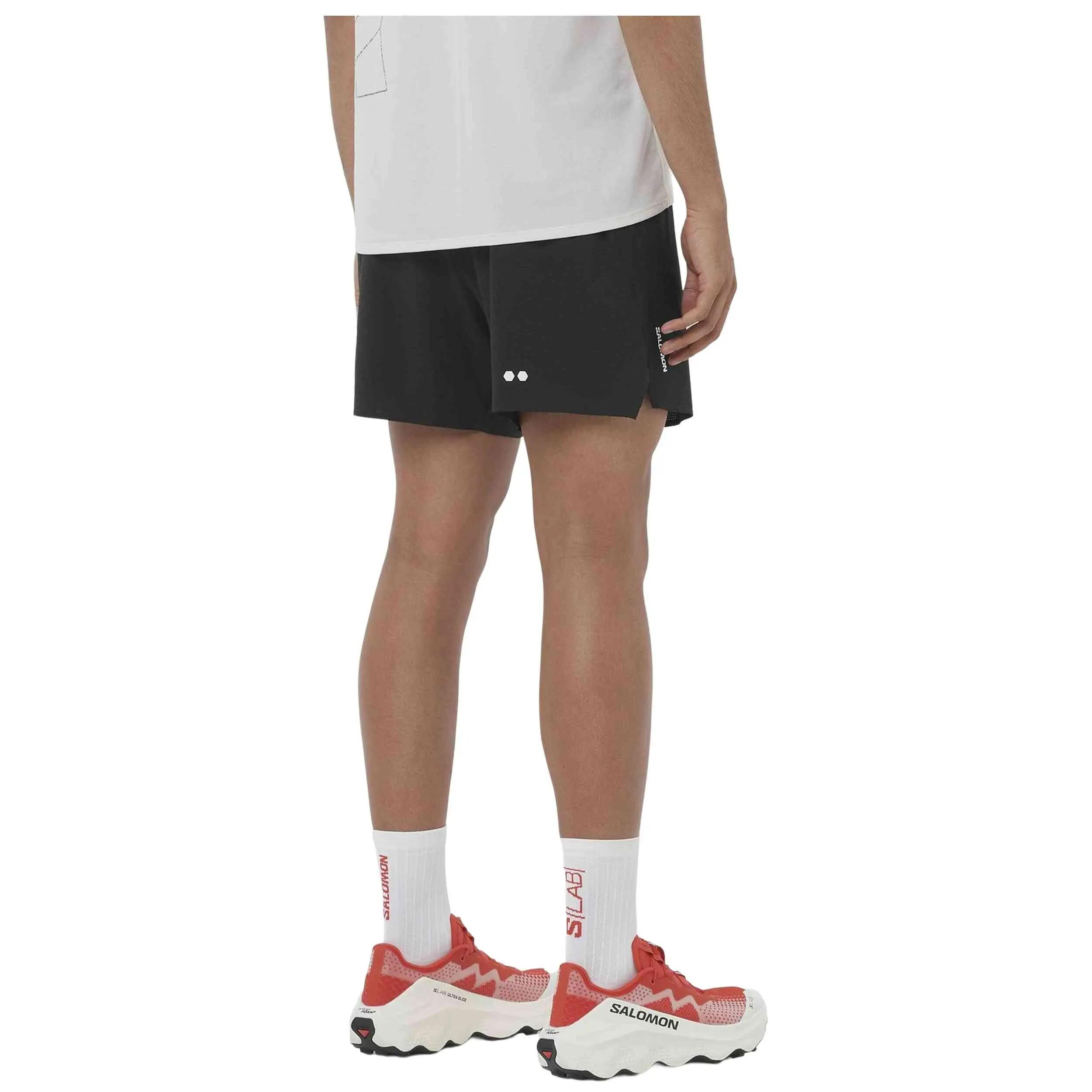 Kurze hose Salomon Modell SENSE AERO STOW 5 für männer 4/5