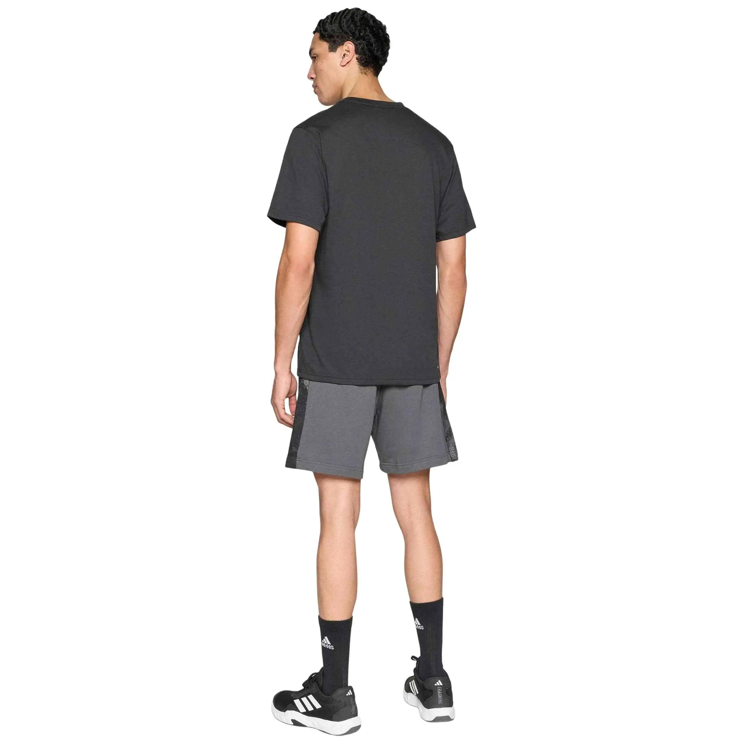Short Adidas modèle KC0712 pour homme 3/5