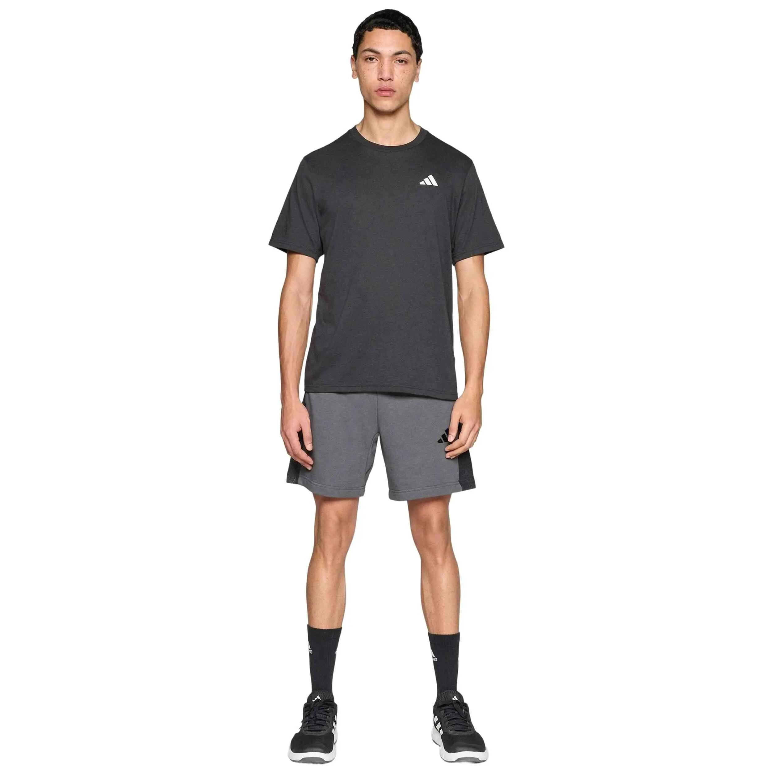 Short Adidas modèle KC0712 pour homme 2/5