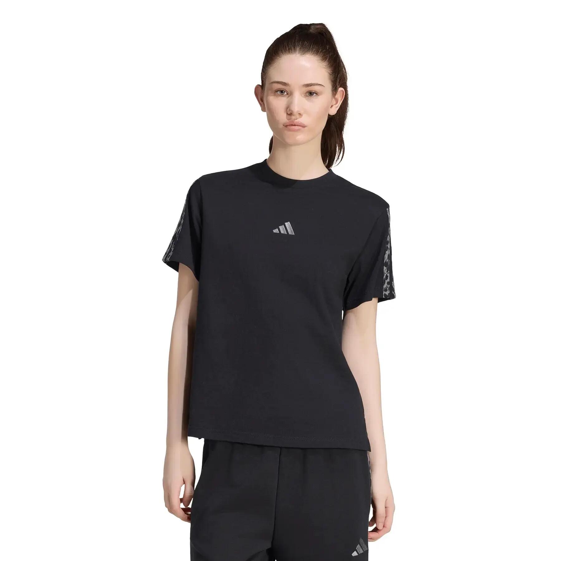 T-shirt da donna adidas Essentials 3-Stripes 2/6