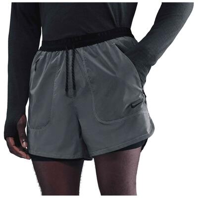 Pantaloncini Nike modello Shorts Nike 4" 2-IN-1 Reflective Running per donne